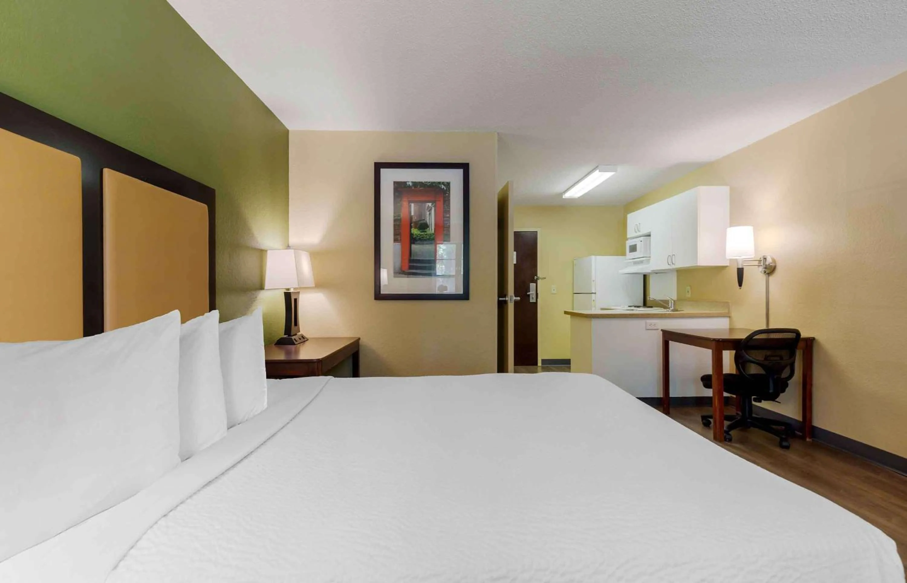 Queen studio with 1 Queen Bed - Disability Access/Non-Smoking in Extended Stay America Suites - Washington, DC - Sterling
