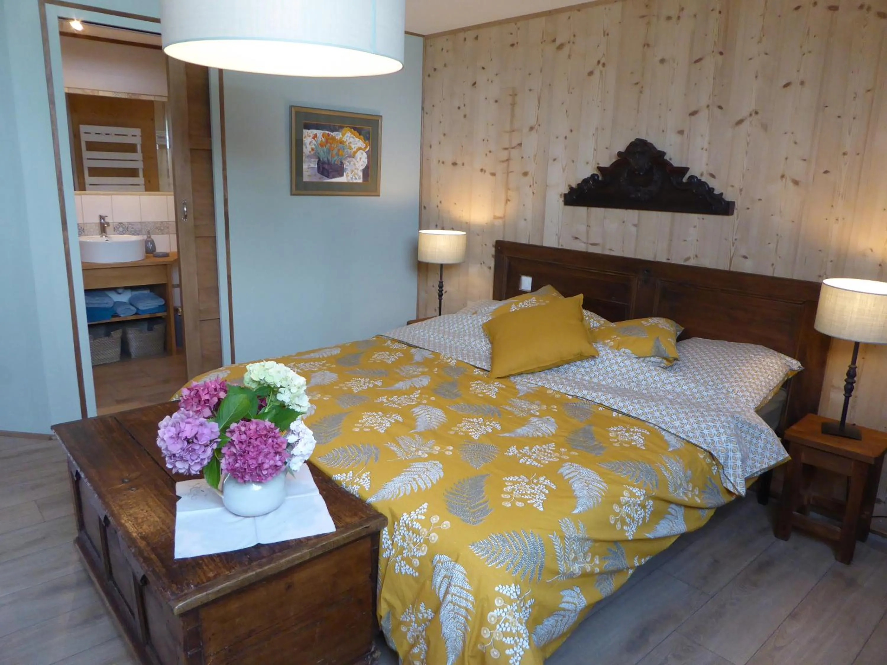 Twin Room with Private Bathroom - single occupancy in Ferme de la grande Moucherolle