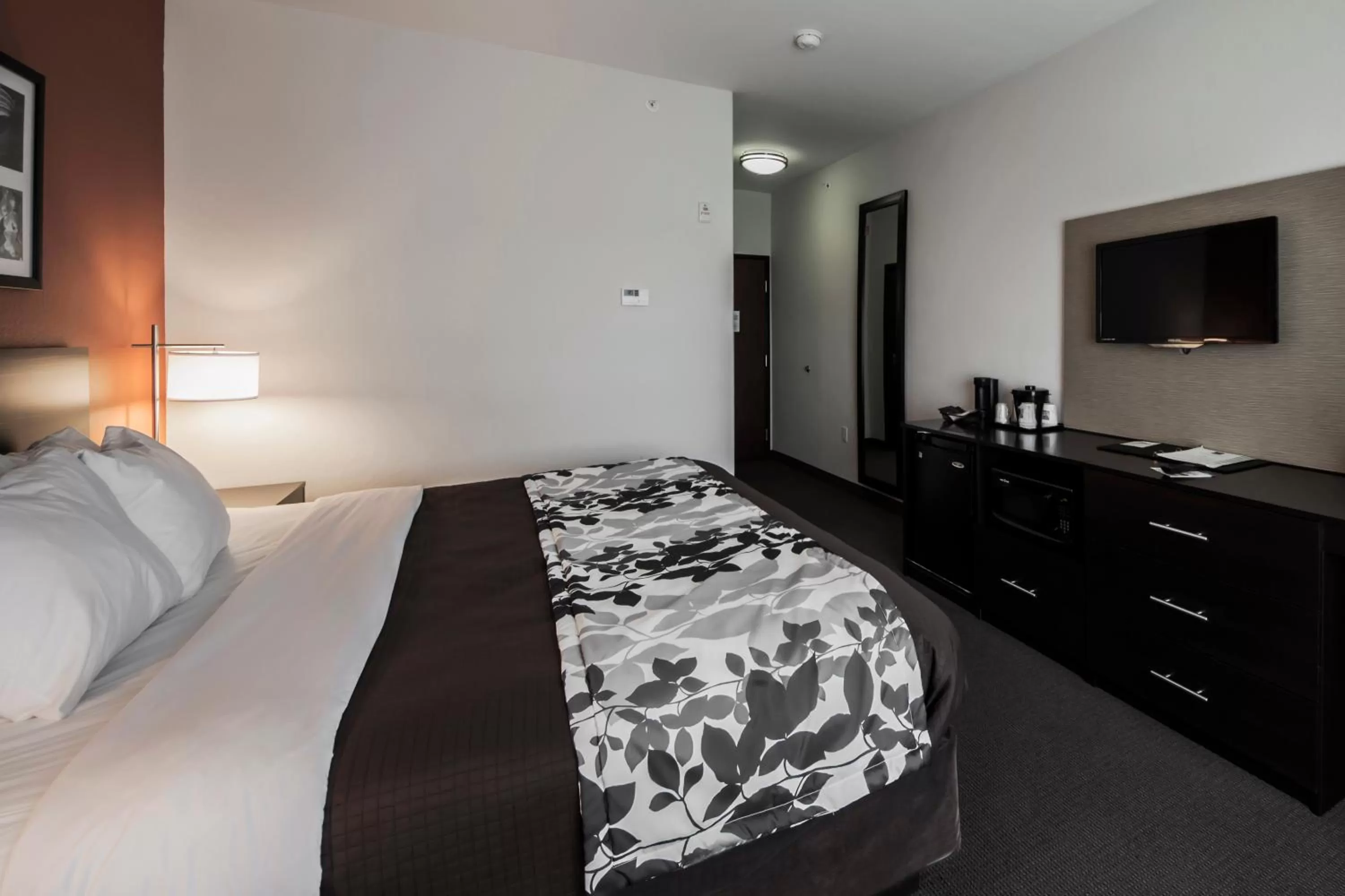 King Suite in Sleep Inn & Suites Hennessey
