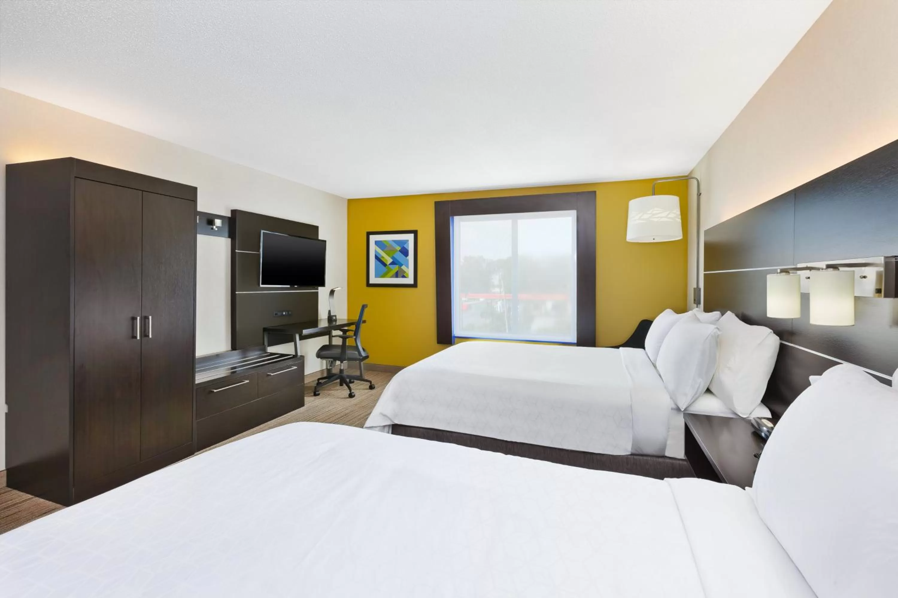 Standard Room with Two Queen Beds in Holiday Inn Express Hotel & Suites Cleveland-Richfield by IHG