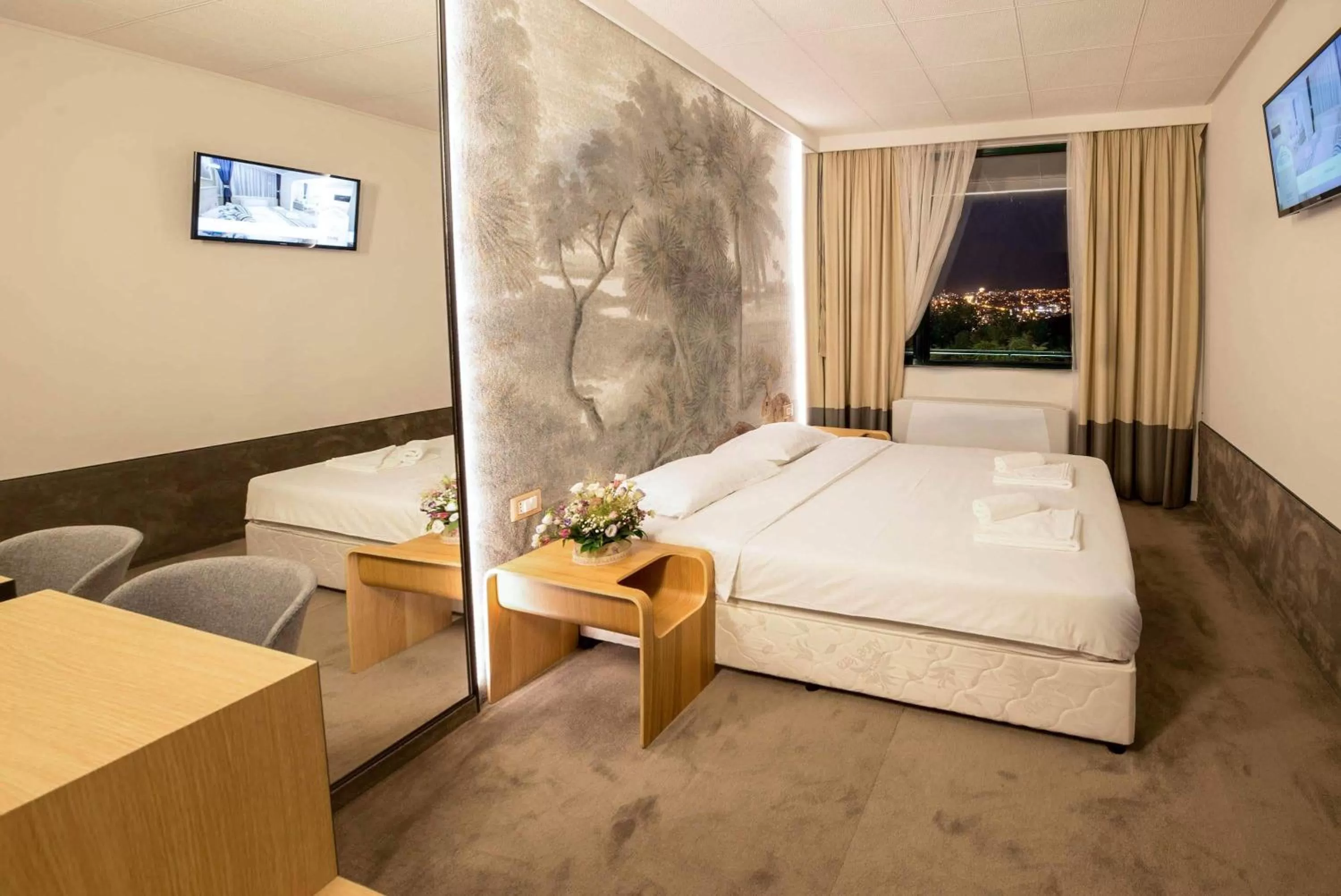 Double Room with Balcony - single occupancy in RAYA Garden - Park Hotel & Winery