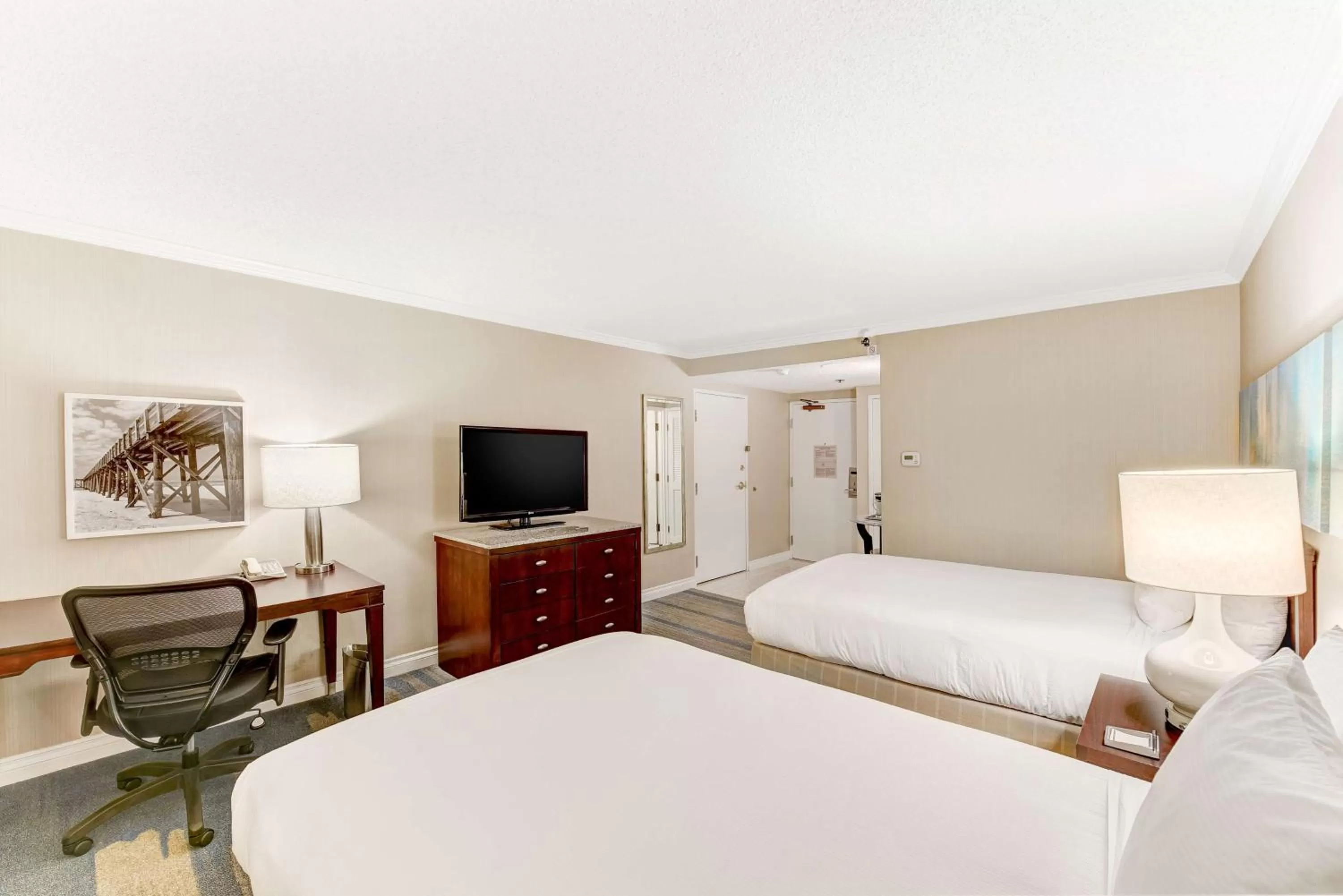 Double Room with Two Double Beds - Mobility Access in Hilton Irvine/Orange County Airport
