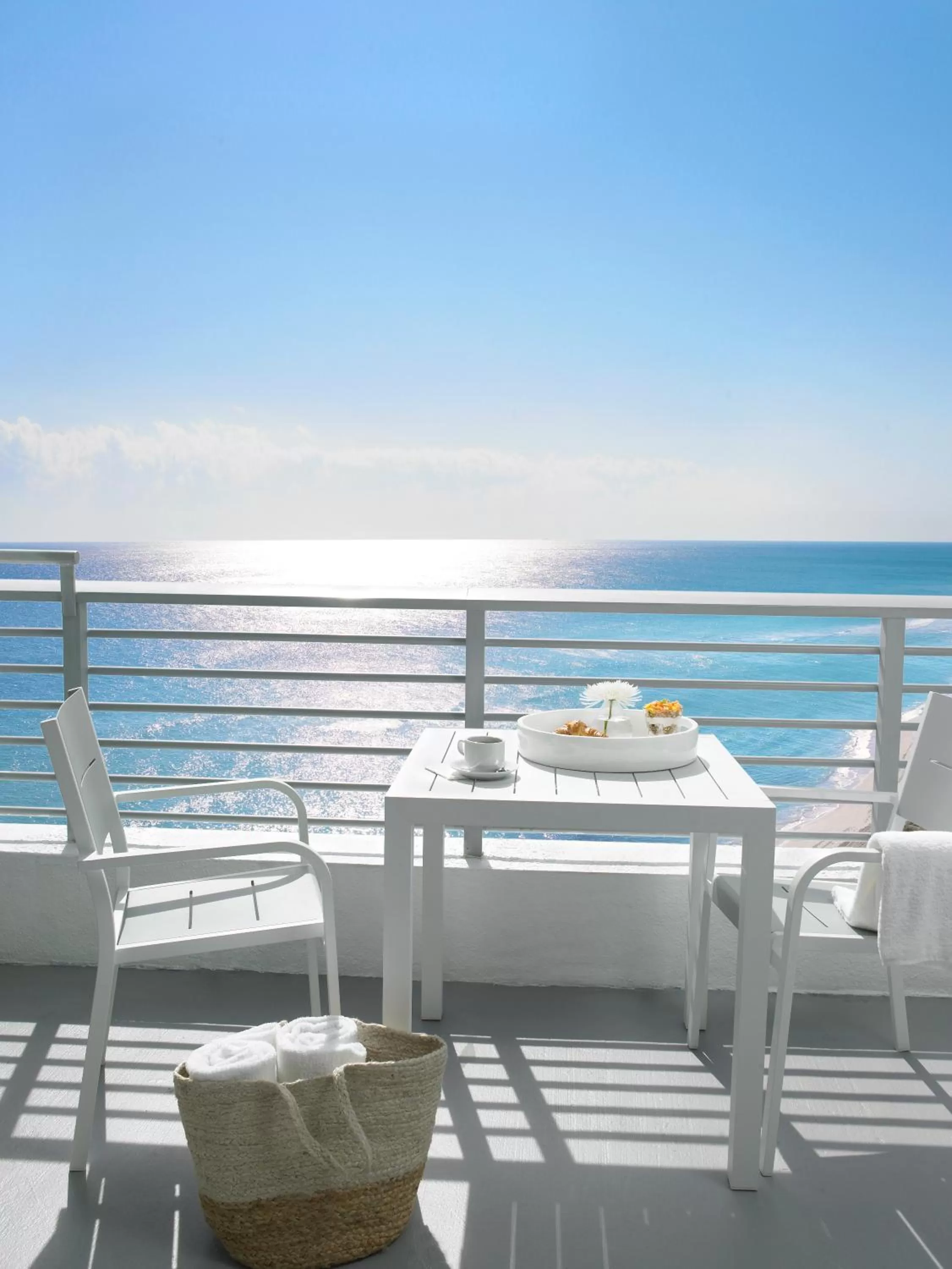 Deluxe Double Room with Balcony and Sea View in Grand Beach Hotel