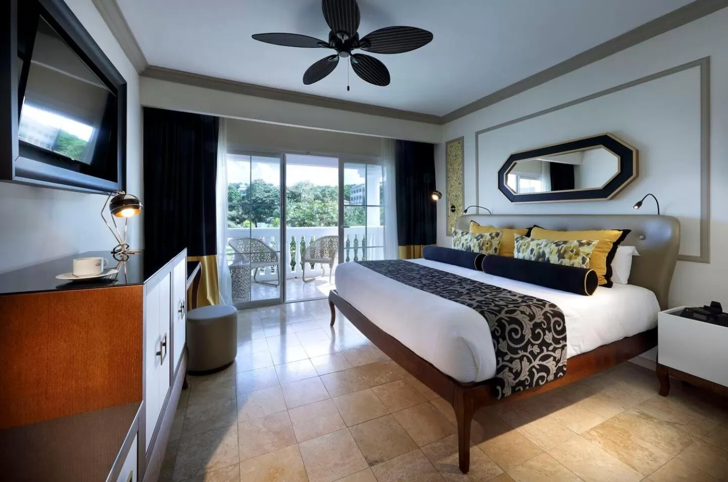 Suite Beachside in Grand Palladium Lady Hamilton Resort & Spa - All Inclusive