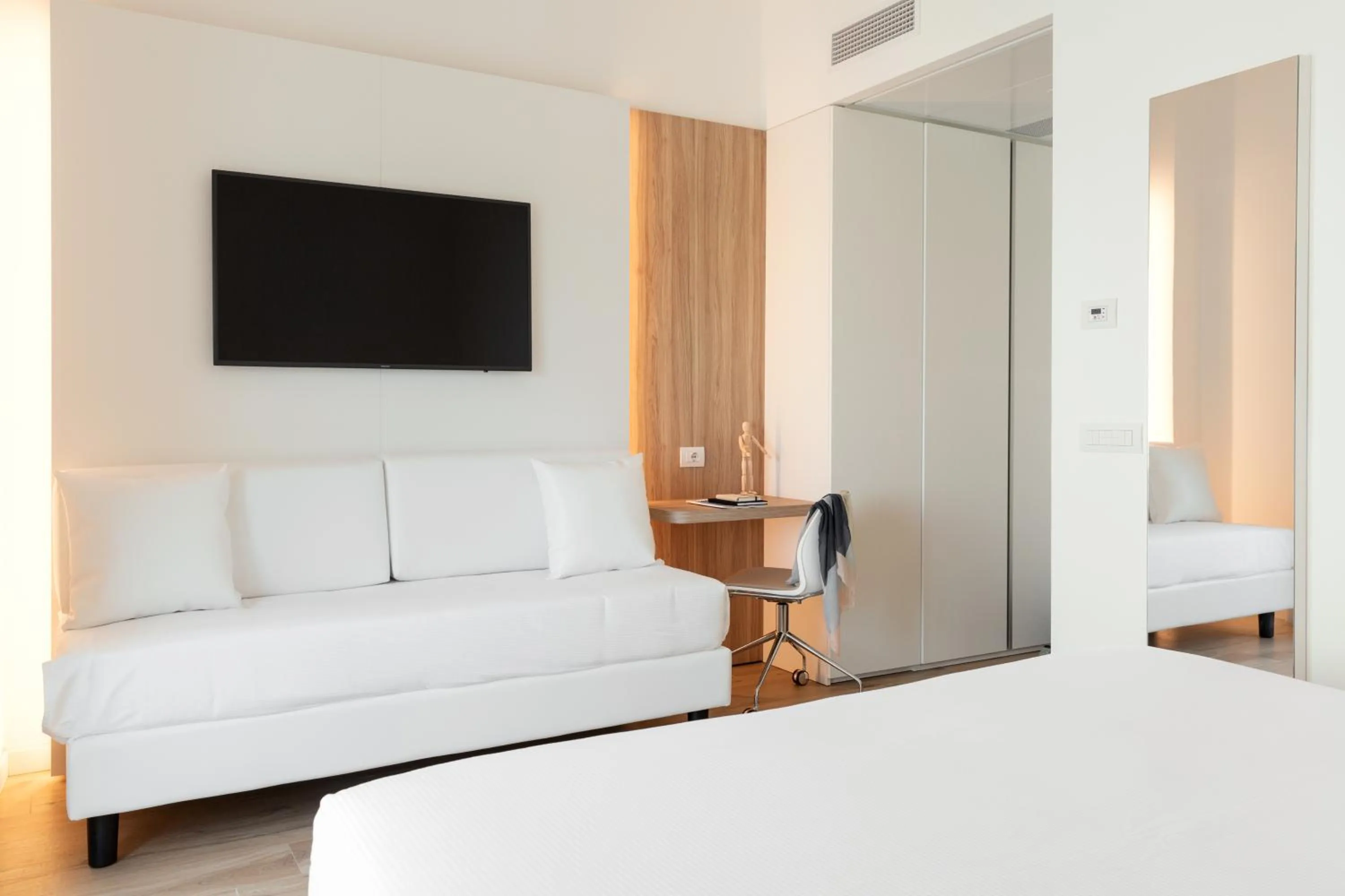 Standard Triple Room in Toscana Charme Resort