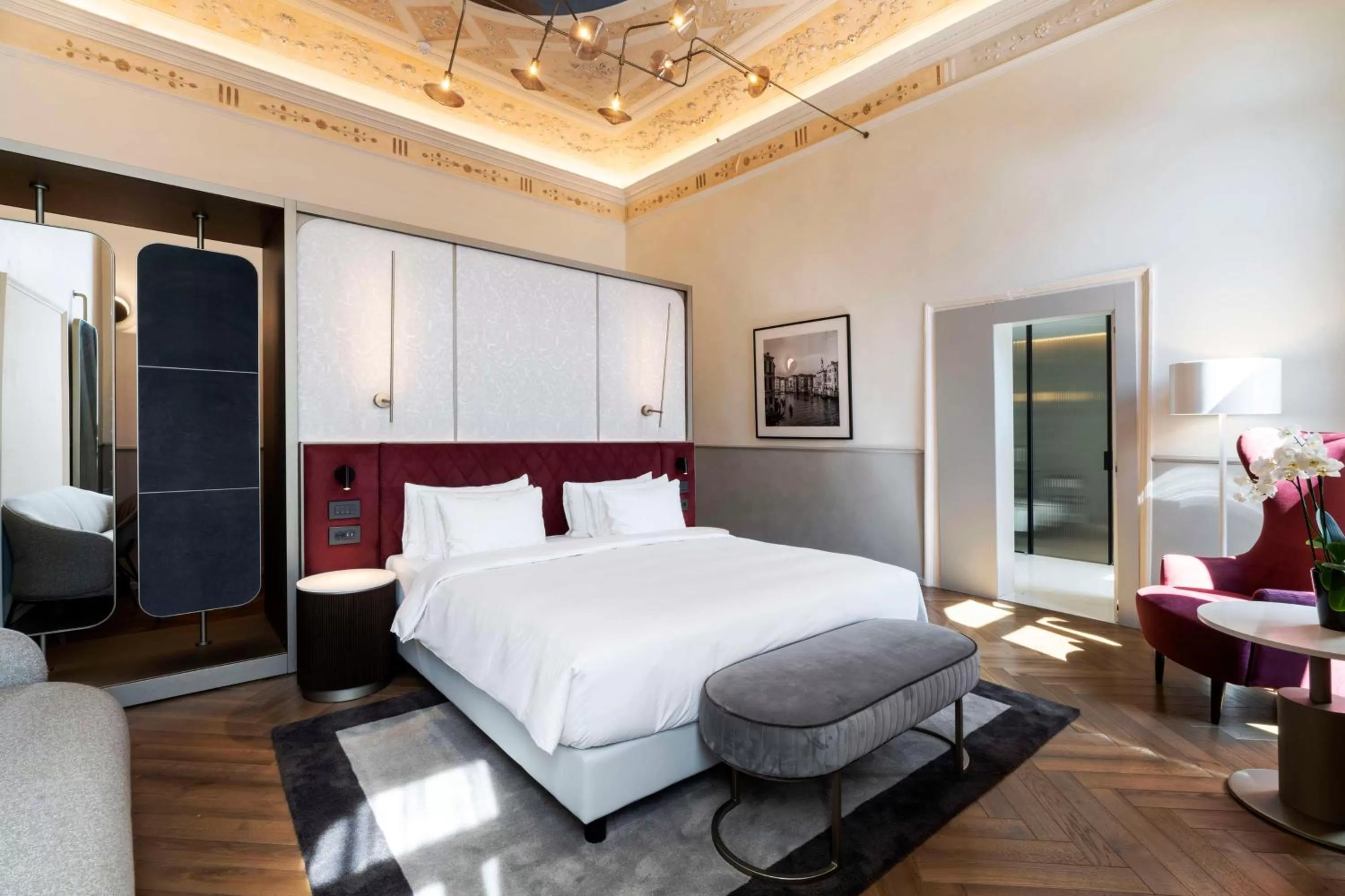 Renaissance Junior Suite with Canal View in Radisson Collection Hotel, Palazzo Nani Venice