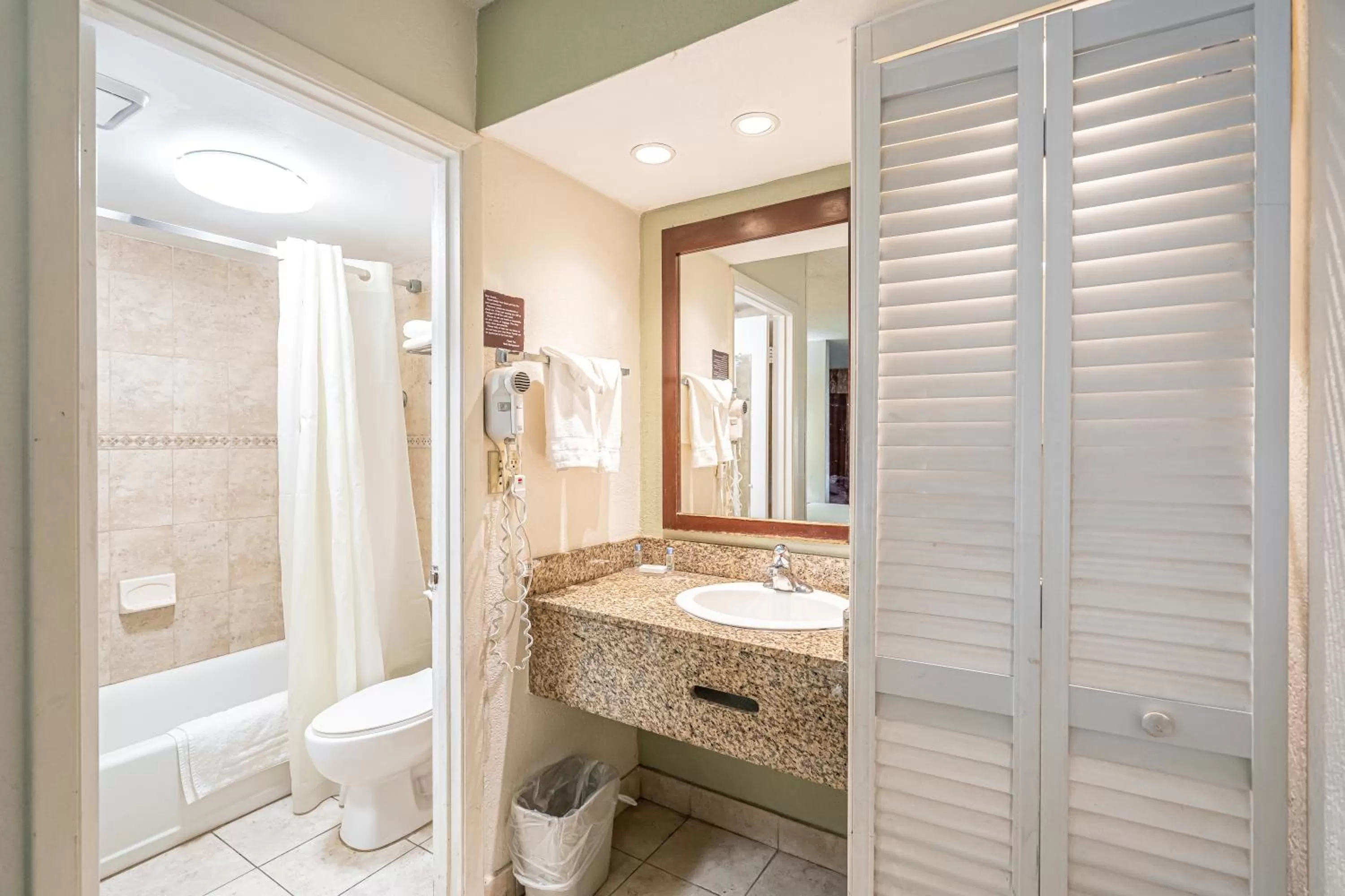 King Room - Accessible/Non-Smoking in Hotolos Hollywood