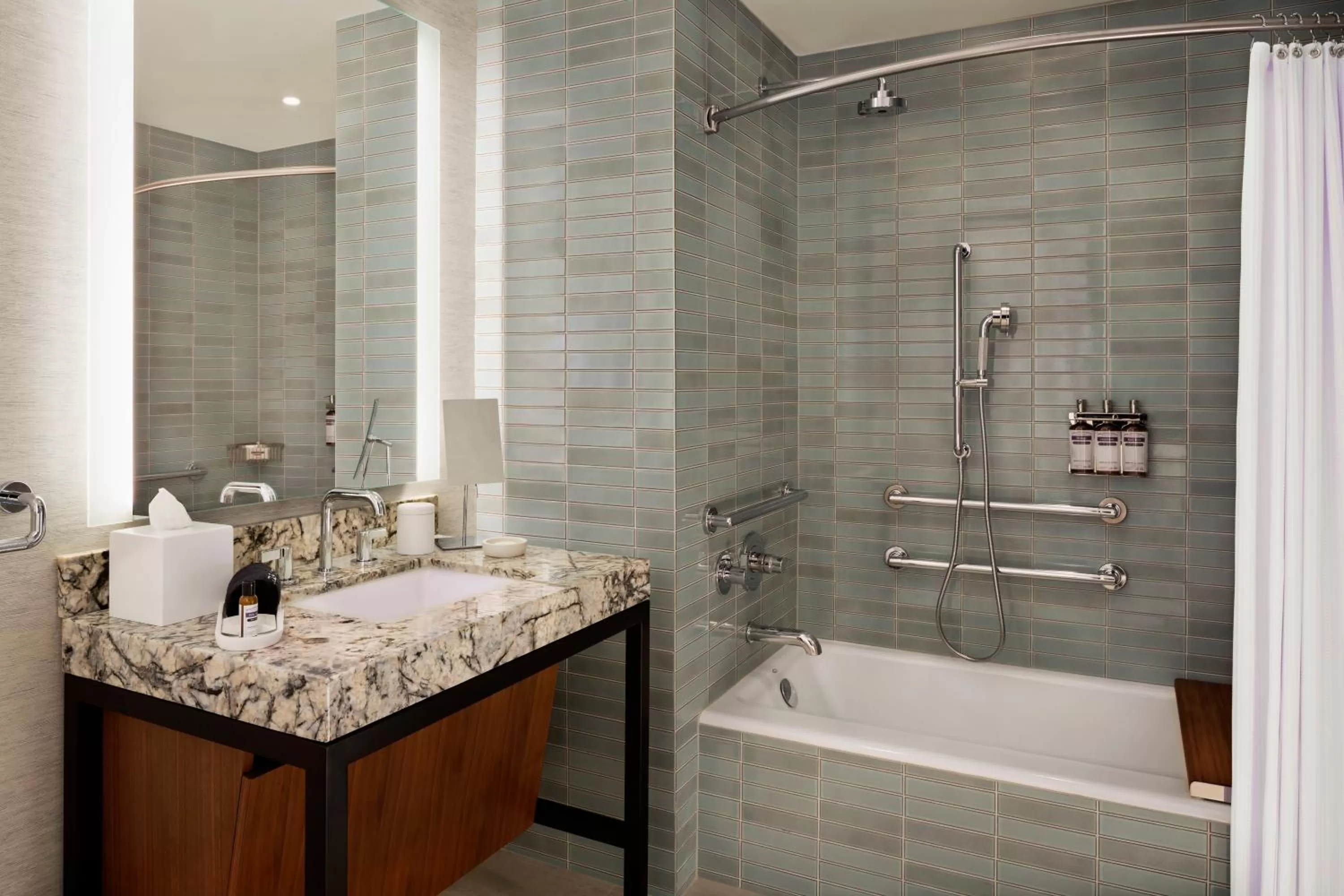 Double Room with Two Double Beds and Accessible Tub in Grand Hyatt at SFO