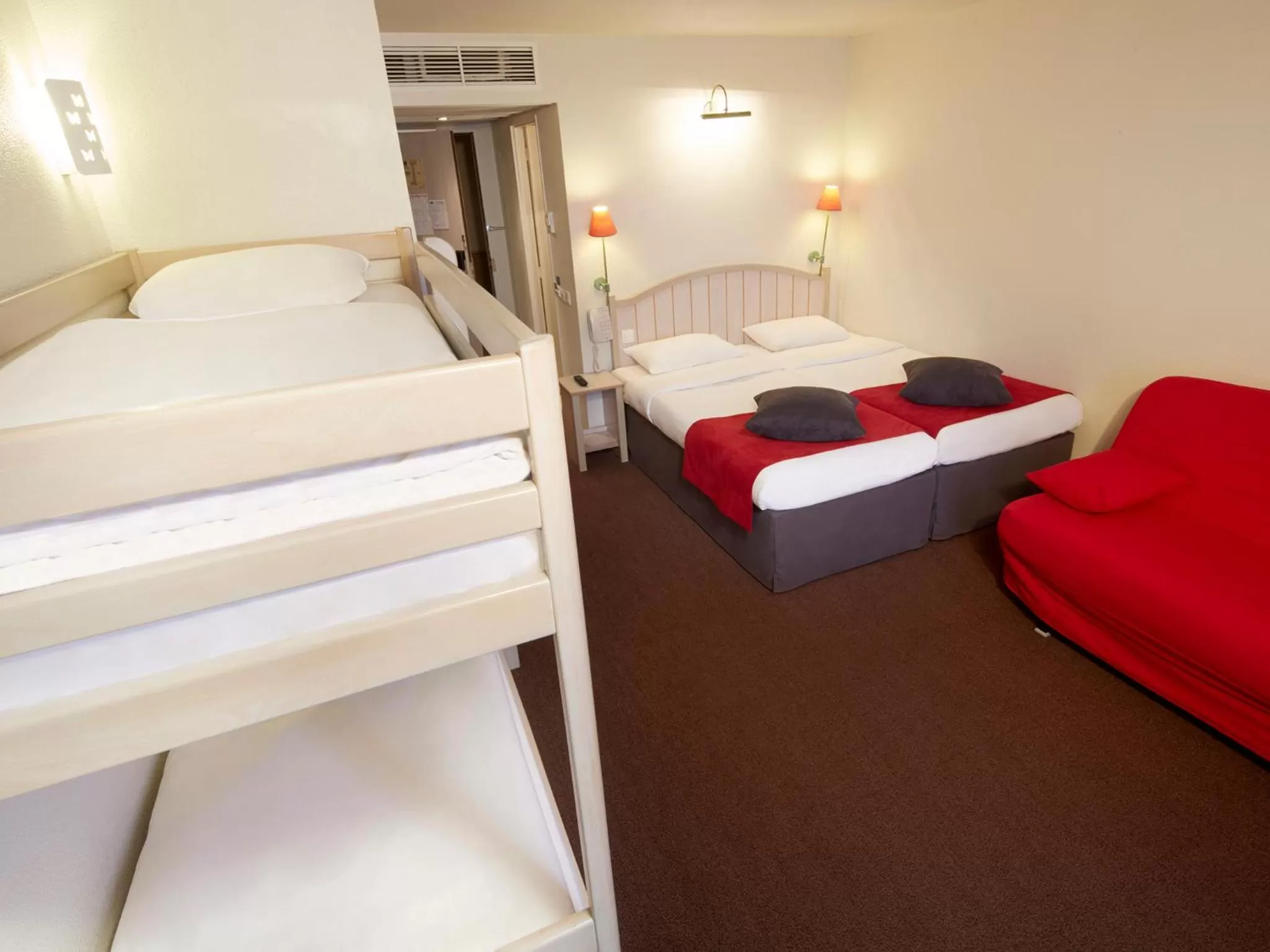 Standard Twin Room with 1 Sofa Bed and 2 Bunk Beds in Campanile Val de France