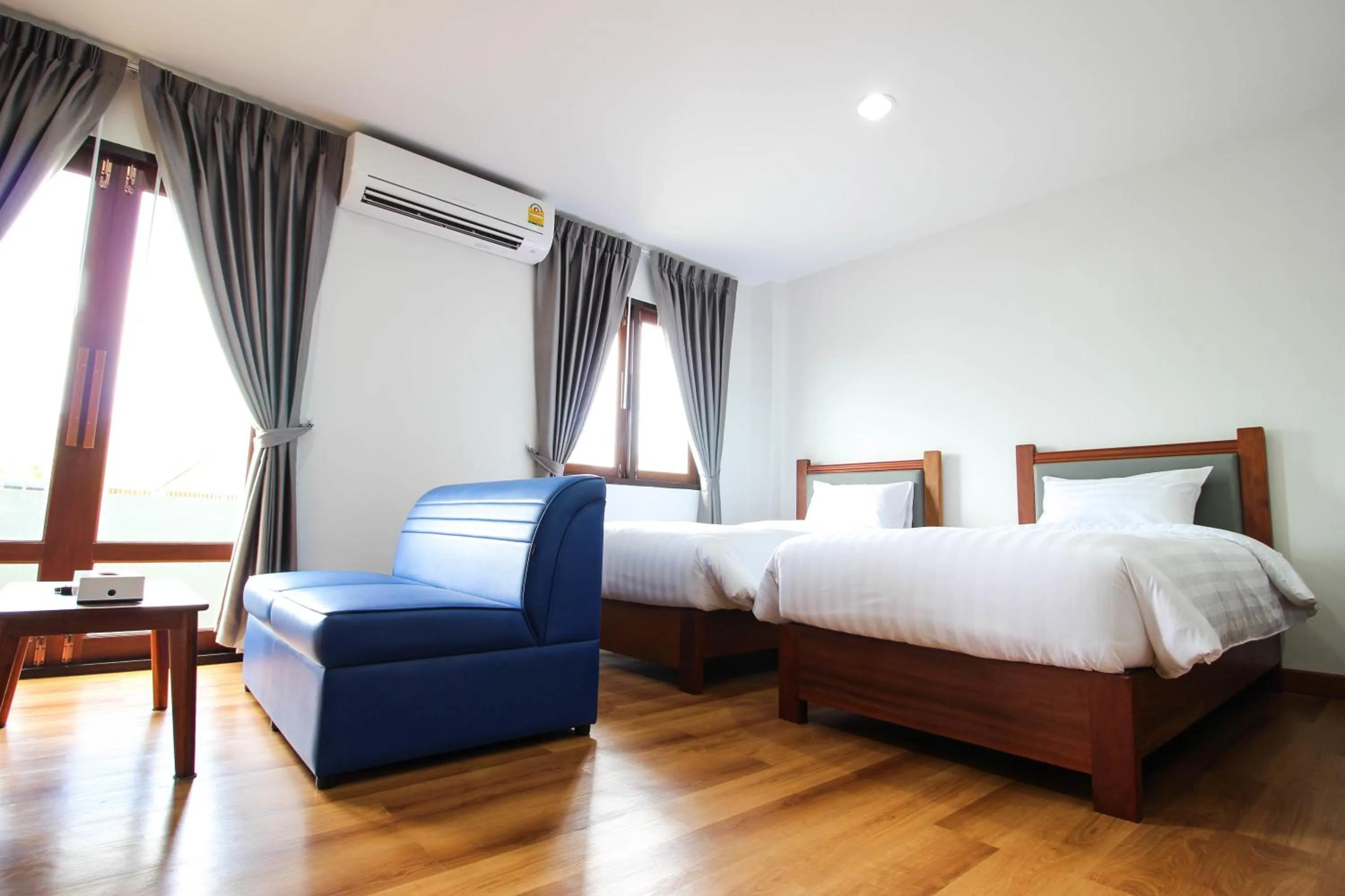 Deluxe Twin Room - single occupancy in Tai-Shan Suites