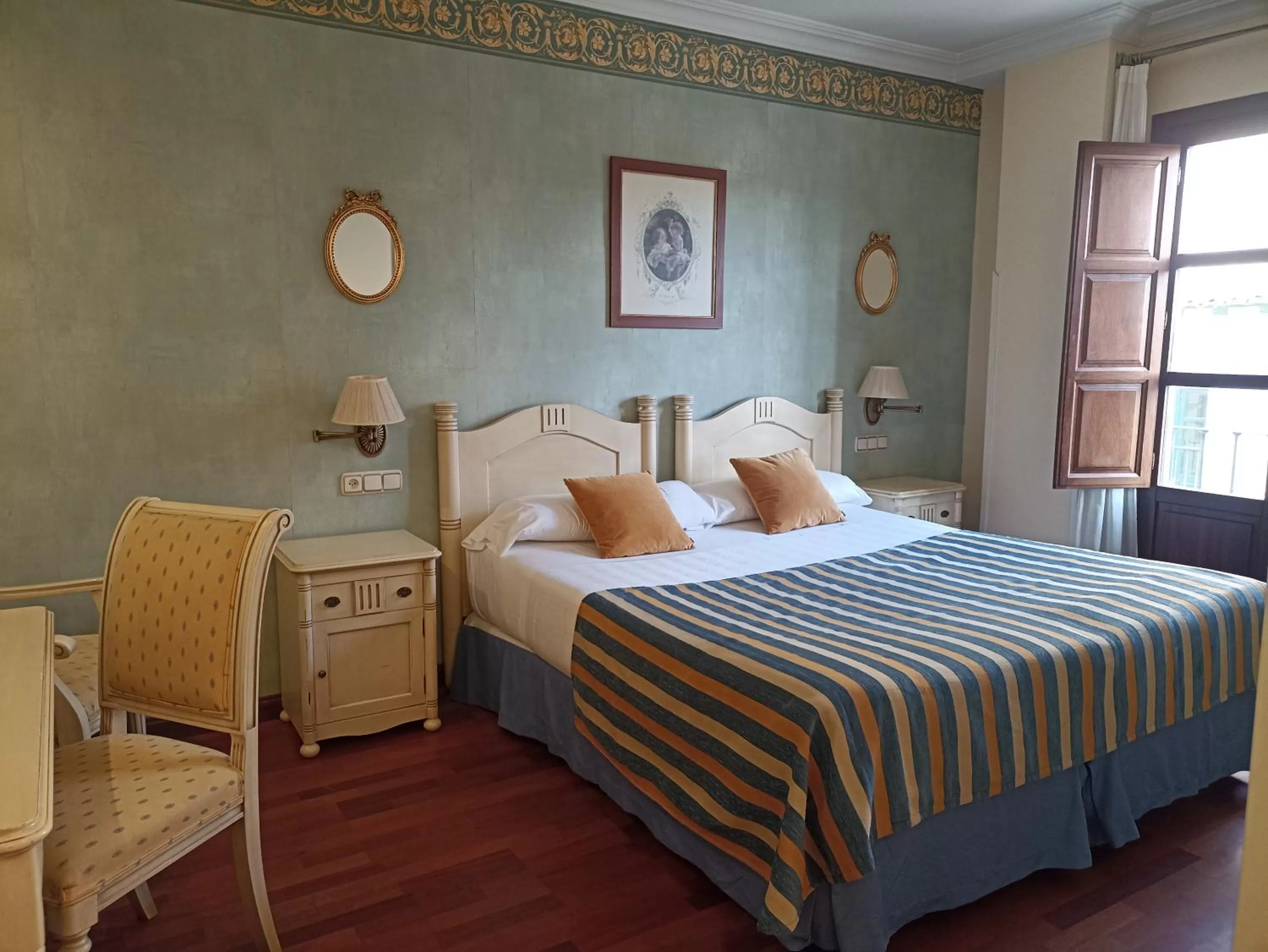 Double Room with Matrimonial Bed in Condesa de Chinchón