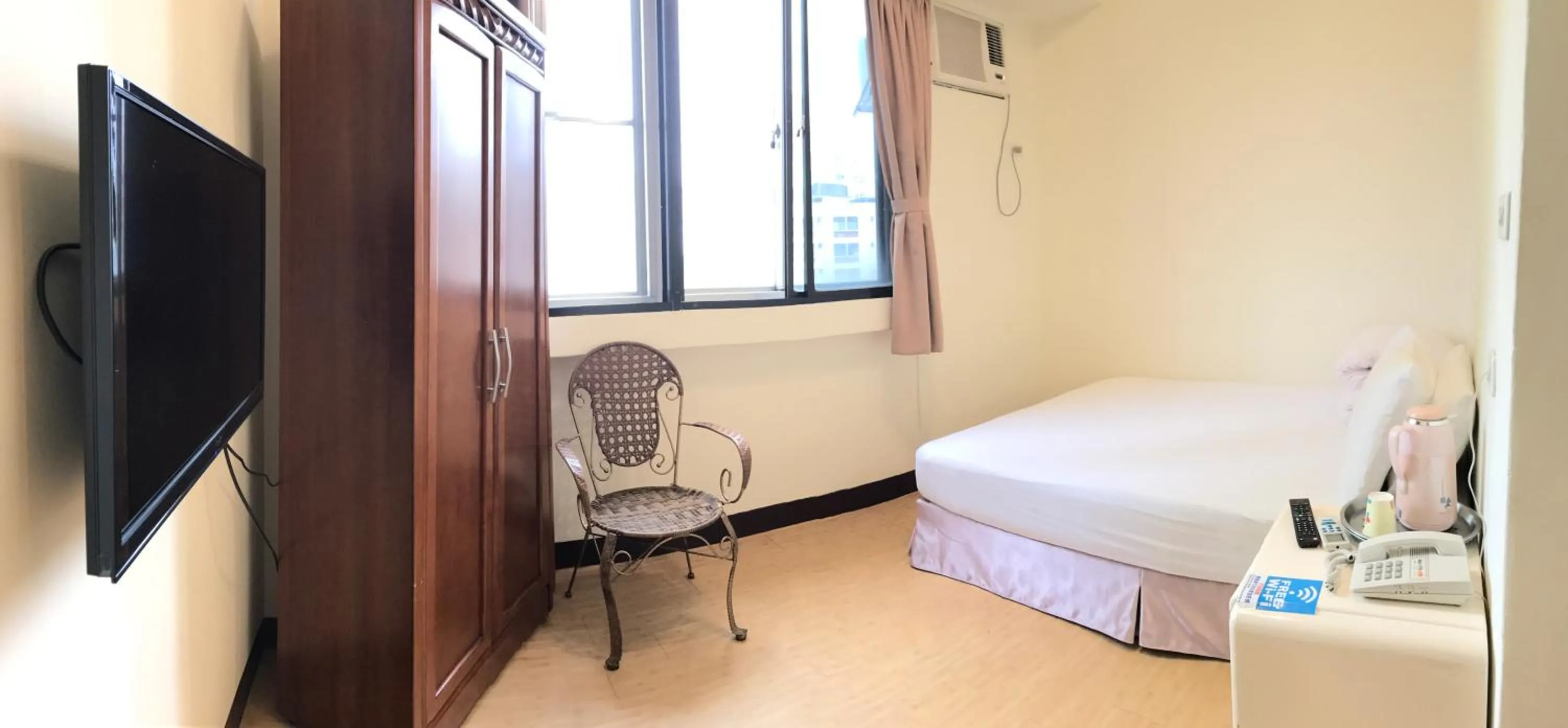 Economy Double Room in Chantai Hotel
