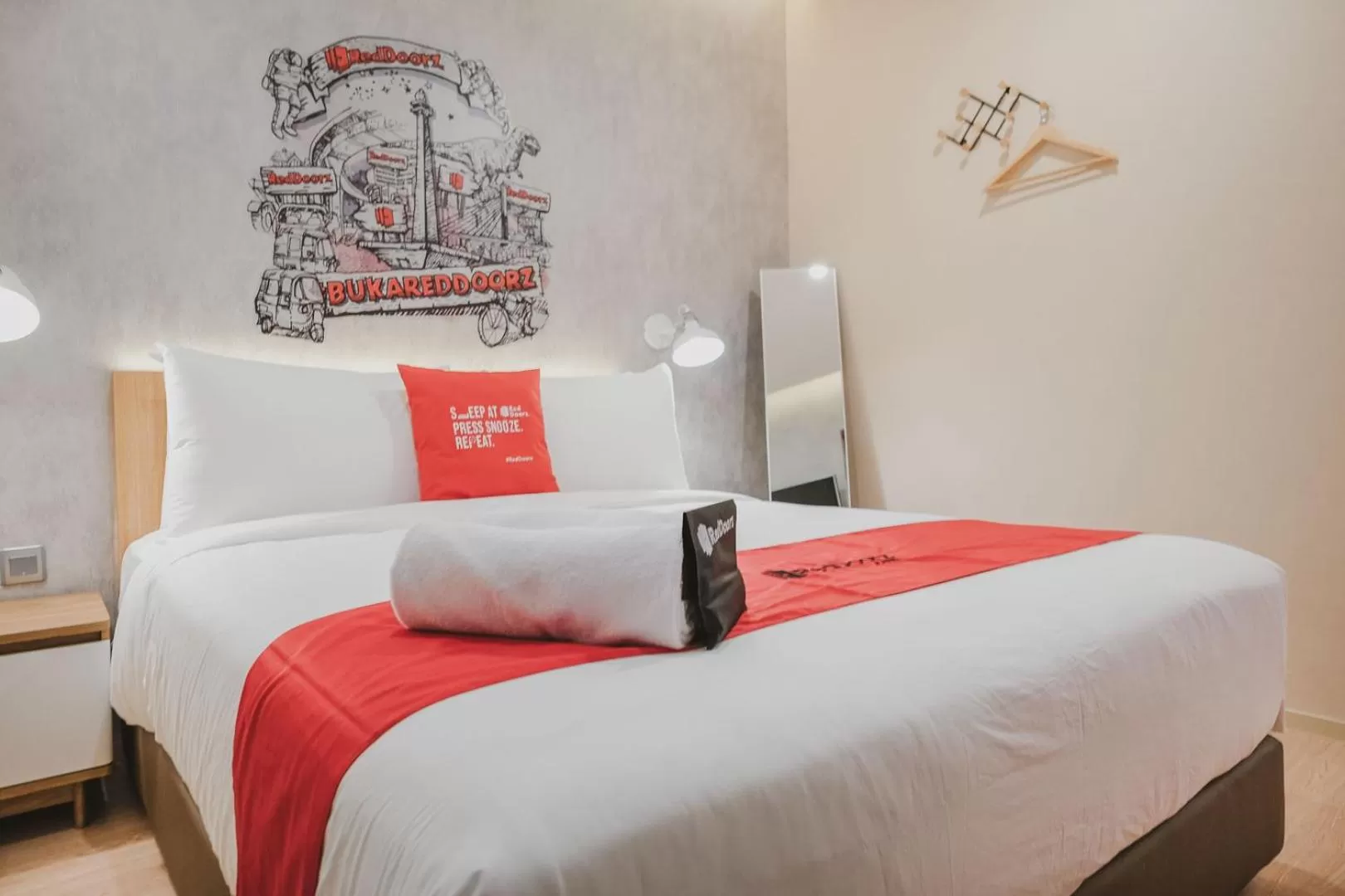 Bedroom in RedDoorz Plus @ Thamrin