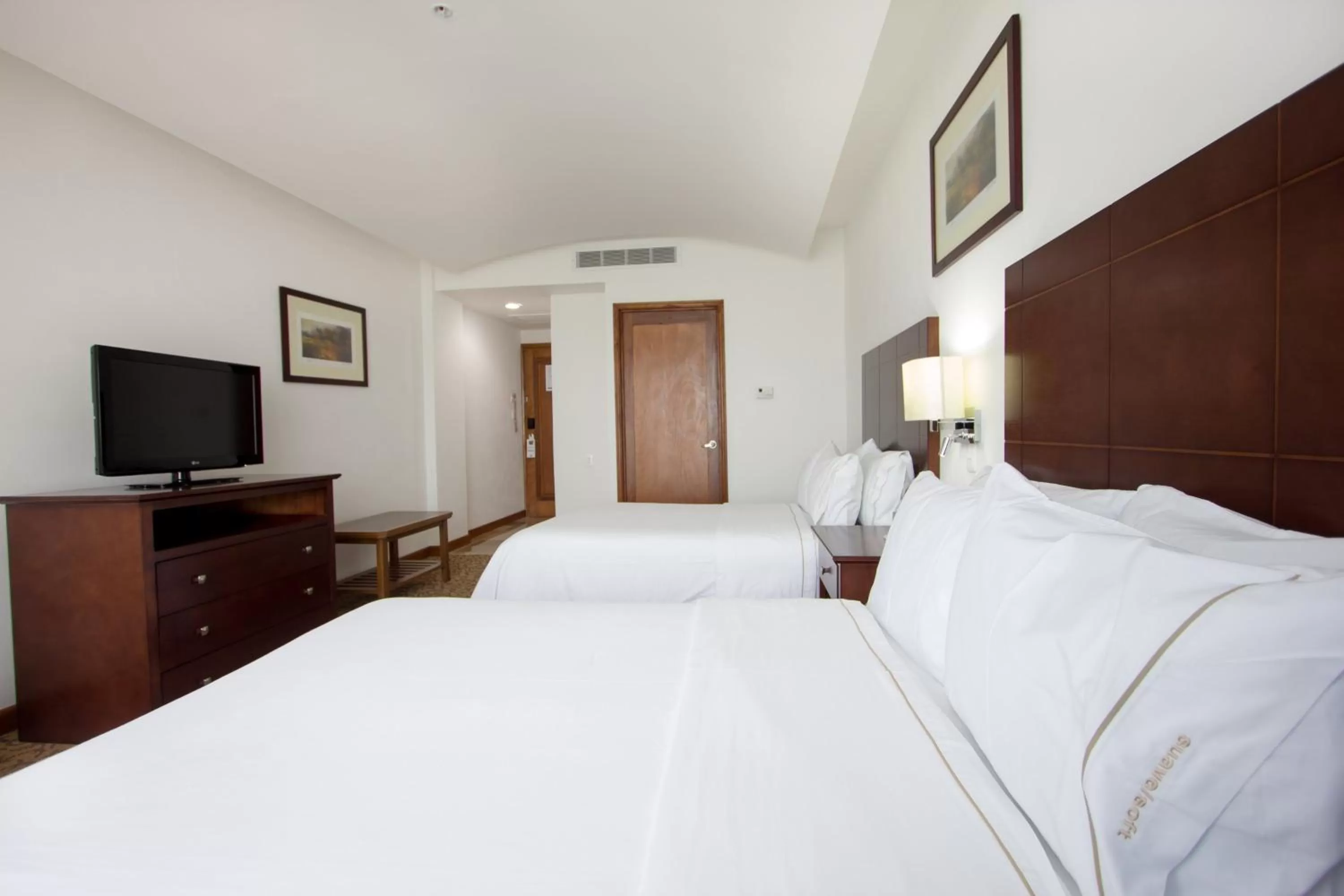Standard Double Room with Two Double Beds in Holiday Inn Express Nuevo Laredo by IHG