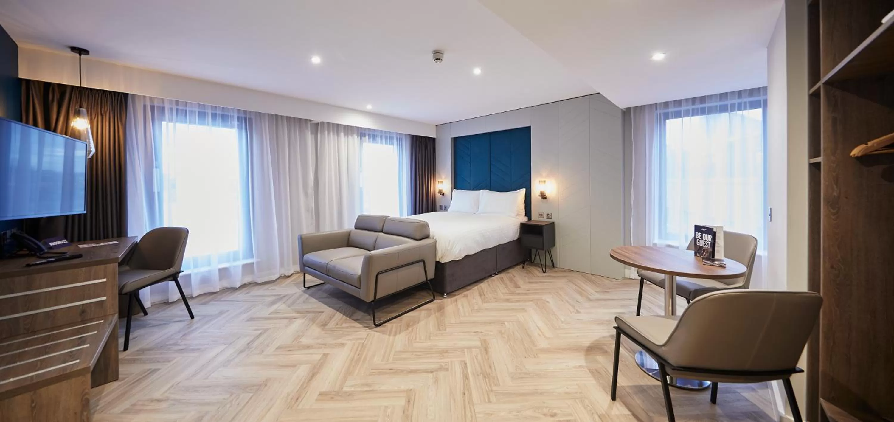 Grande Studio in Roomzzz York City