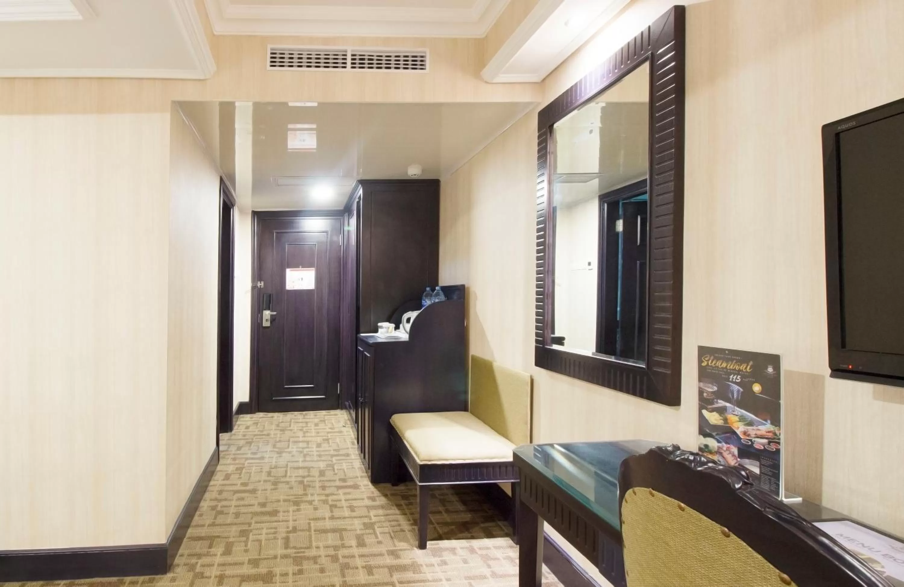 Deluxe Suite Room Double or Twin No Window (Non Smoking) in Golden Boutique Hotel Melawai