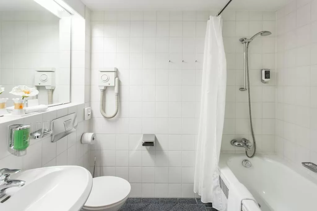 Standard Twin Room in Trip Inn Bristol Hotel Mainz