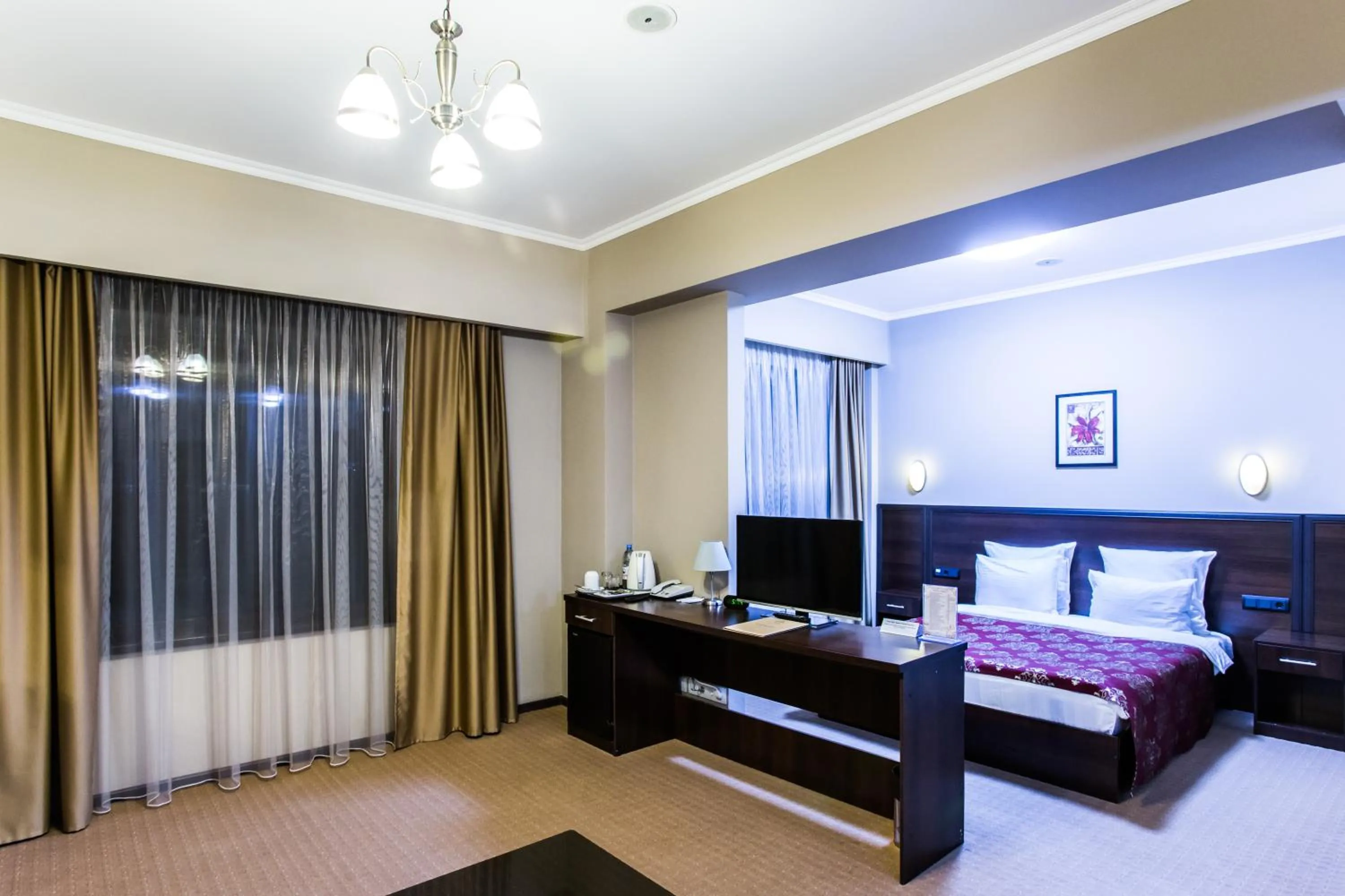 Studio Room with King Bed - Non-Smoking in Best Western Plus Atakent Park Hotel