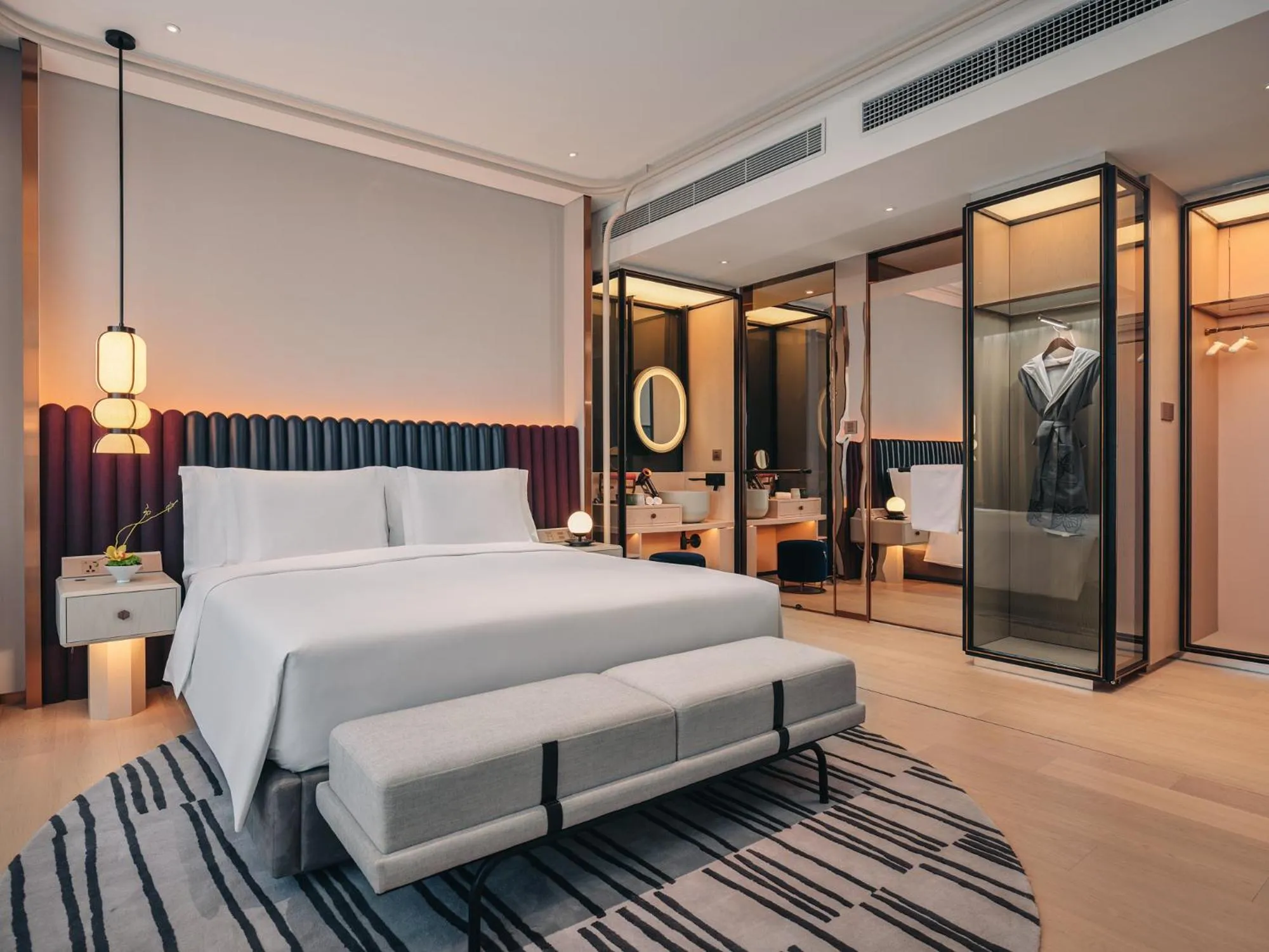 King Suite in Hotel Indigo Hangzhou Uptown