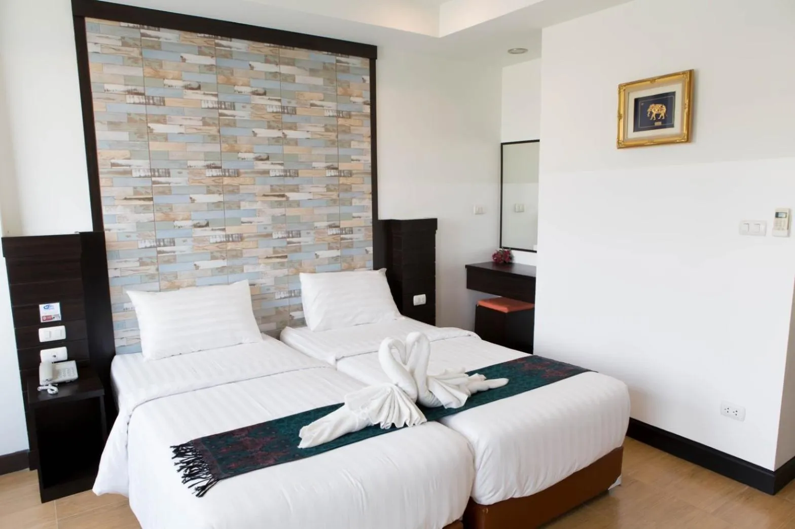 Deluxe Twin Room in Serene Residence