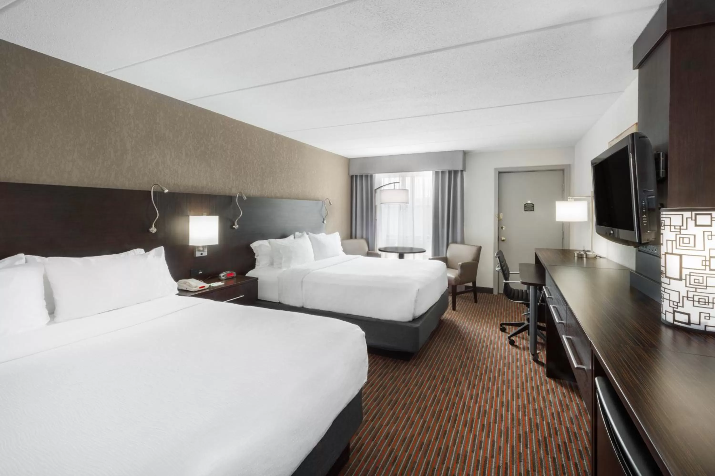 Standard Queen Room with Two Queen Beds in Holiday Inn At Six Flags Saint Louis by IHG