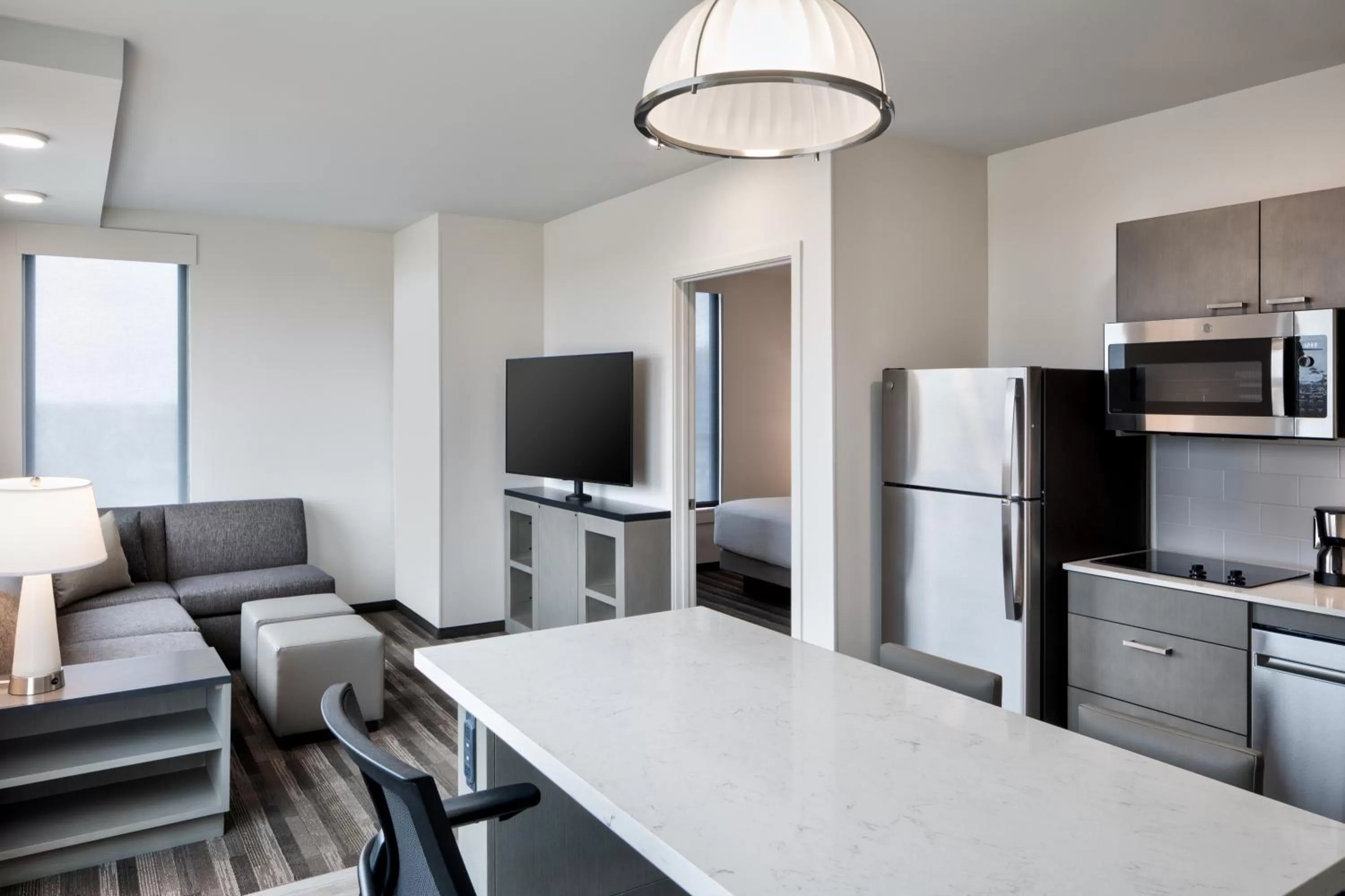 One-Bedroom King Suite with Sofa Bed, Kitchen and Tub - Disability Access in Hyatt House Denver Aurora Anschutz Medical Campus