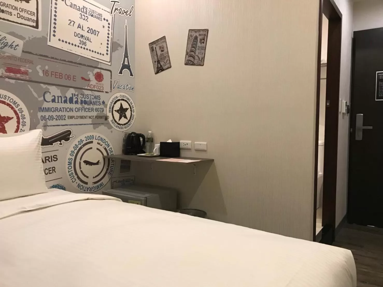 Single Room with Private Bathroom (No window) in Skyone Hotel