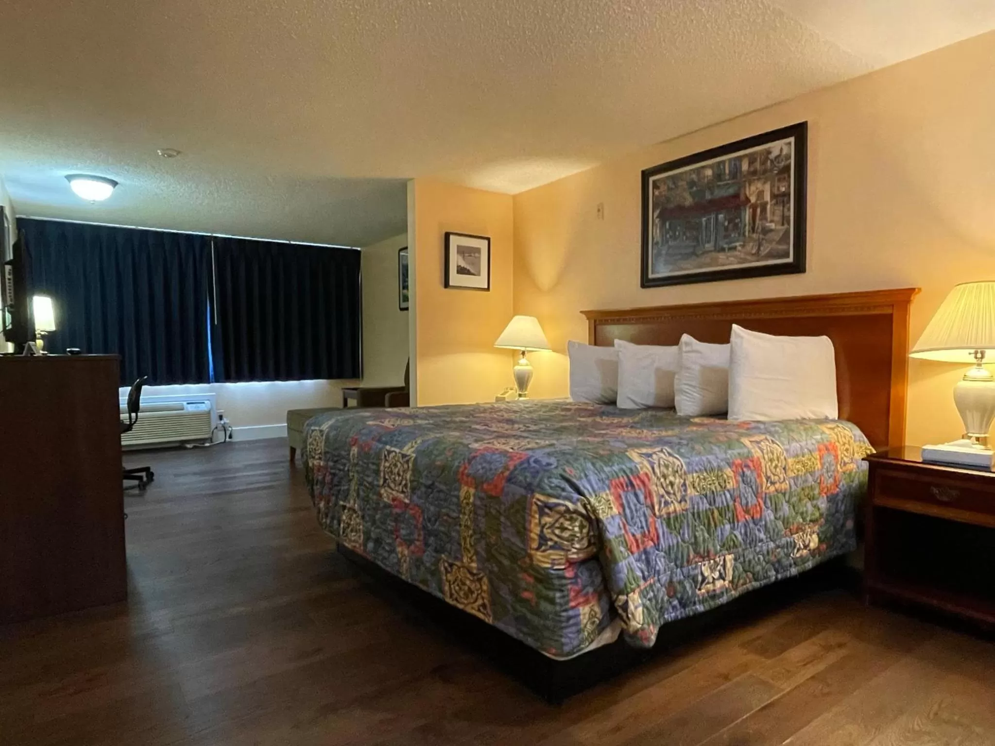 King Room in Marina Inn Des Moines / SeaTac