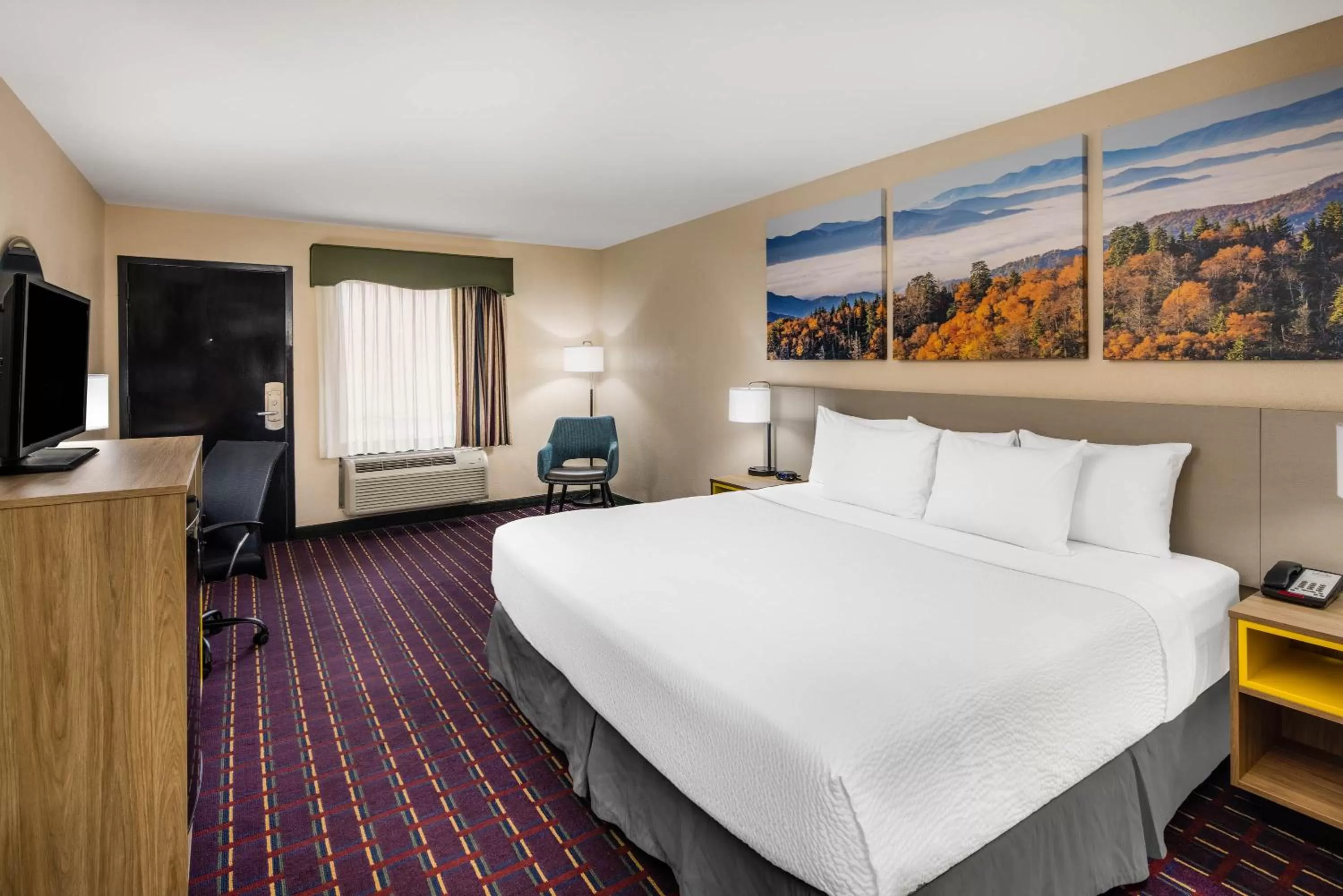 Photo of the whole room, Bed in Days Inn by Wyndham Murphy