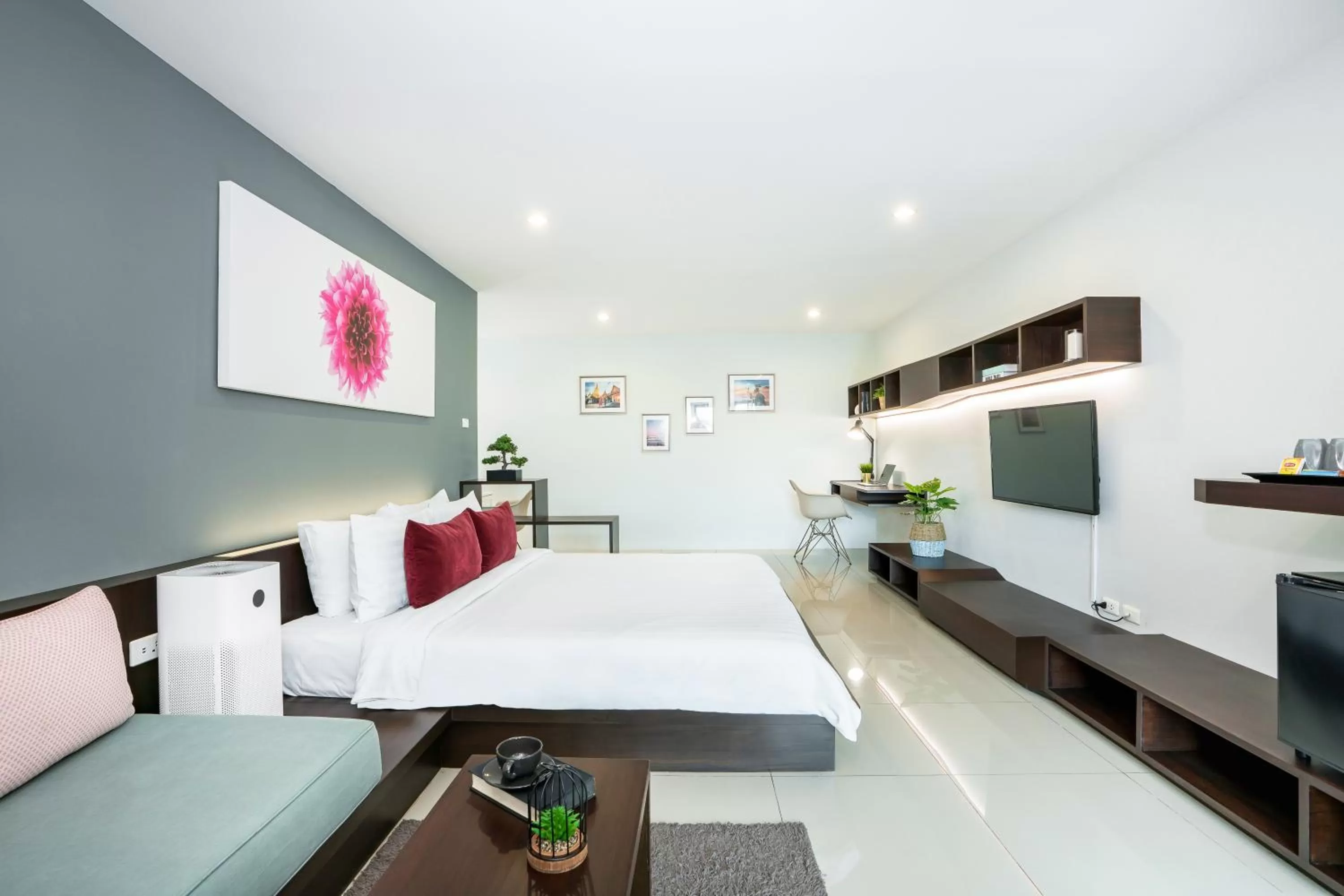 Junior Suite King Room in De Botan Srinakarin Hotel & Residence