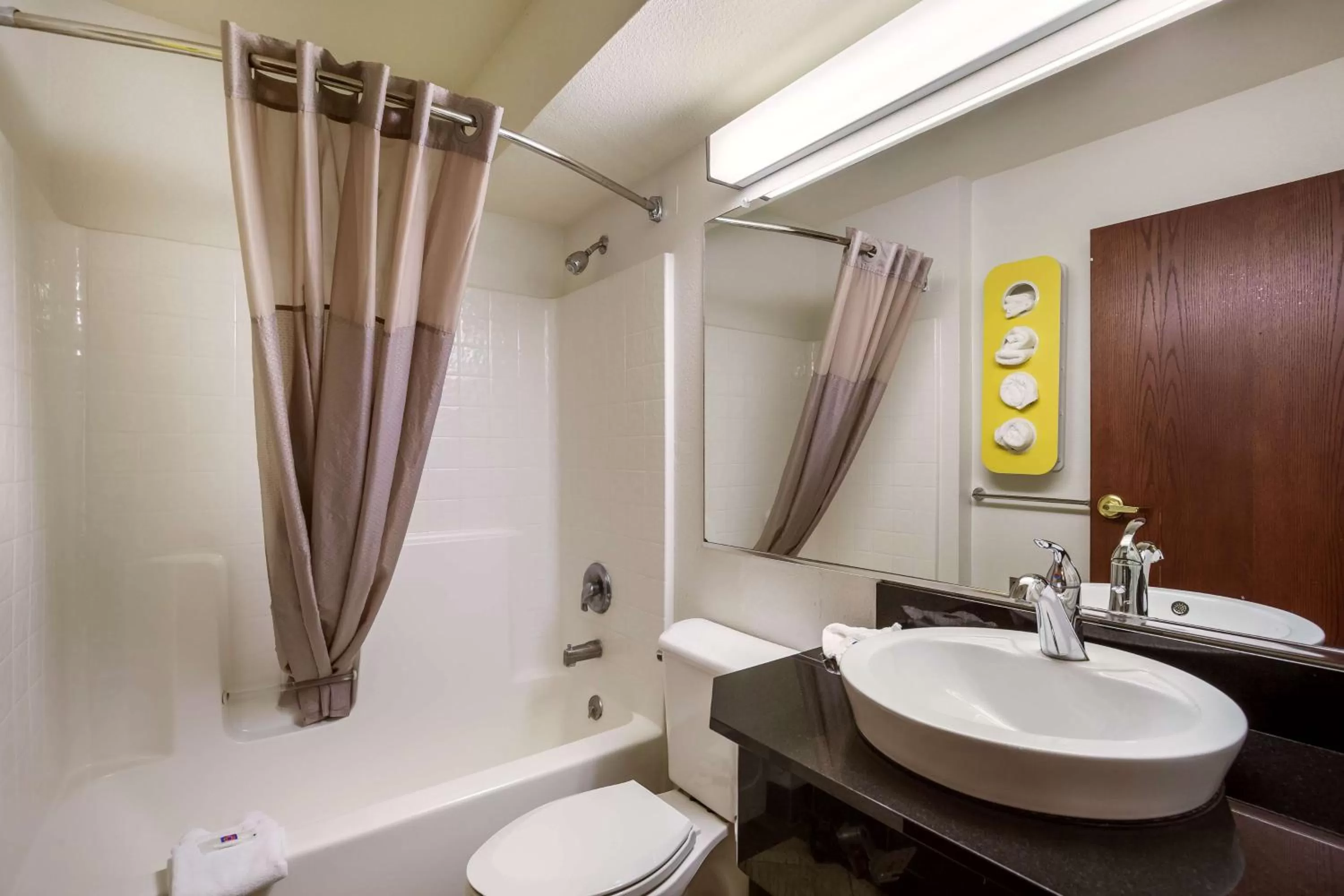 Deluxe King Room - single occupancy - Non-Smoking in Motel 6-Dixon, CA