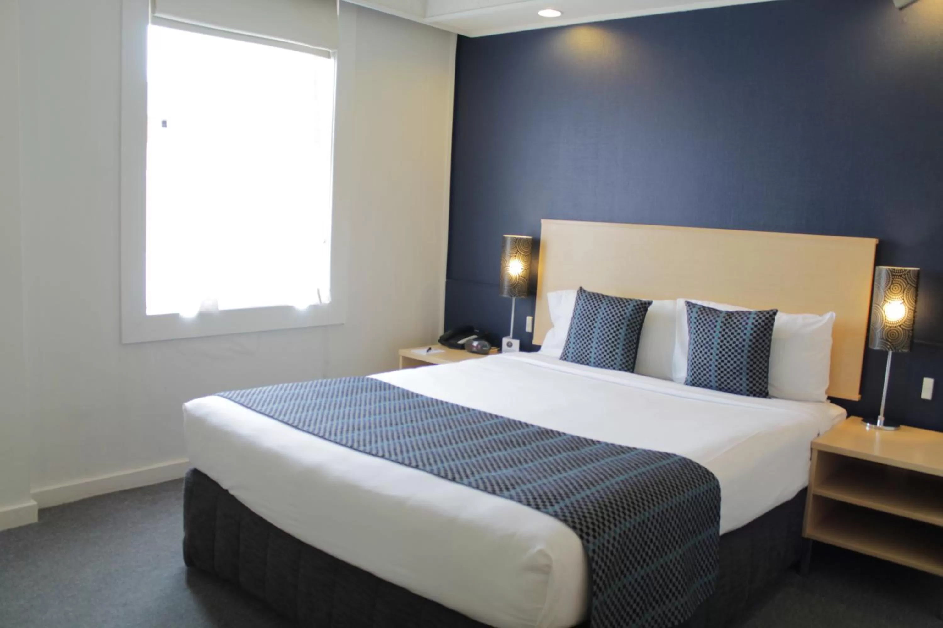 Queen Room in Willis Wellington Hotel