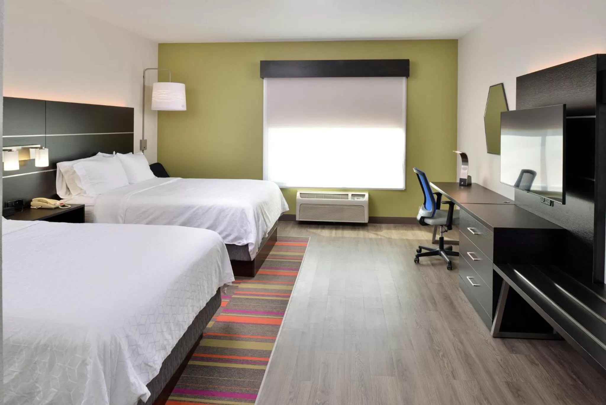 Standard Queen Room with Two Queen Beds and Mobility Accessible Tub in Holiday Inn Express Hotel & Suites Carthage by IHG