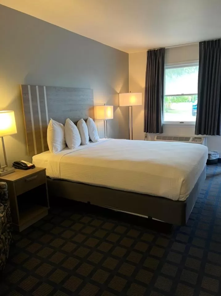 Queen Room - Disability Access in St. Michaels Inn