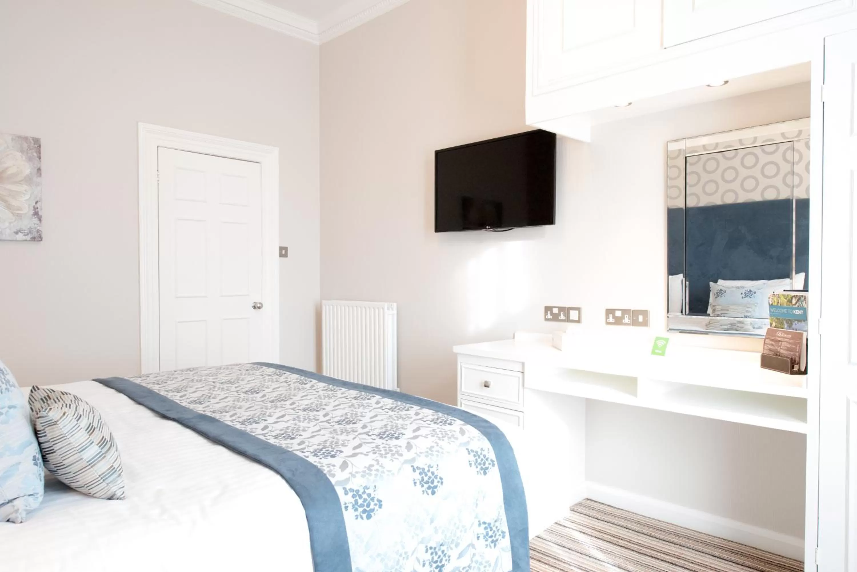 Luxurious King Suite  in Burlington Hotel, BW Premier Collection by Best Western