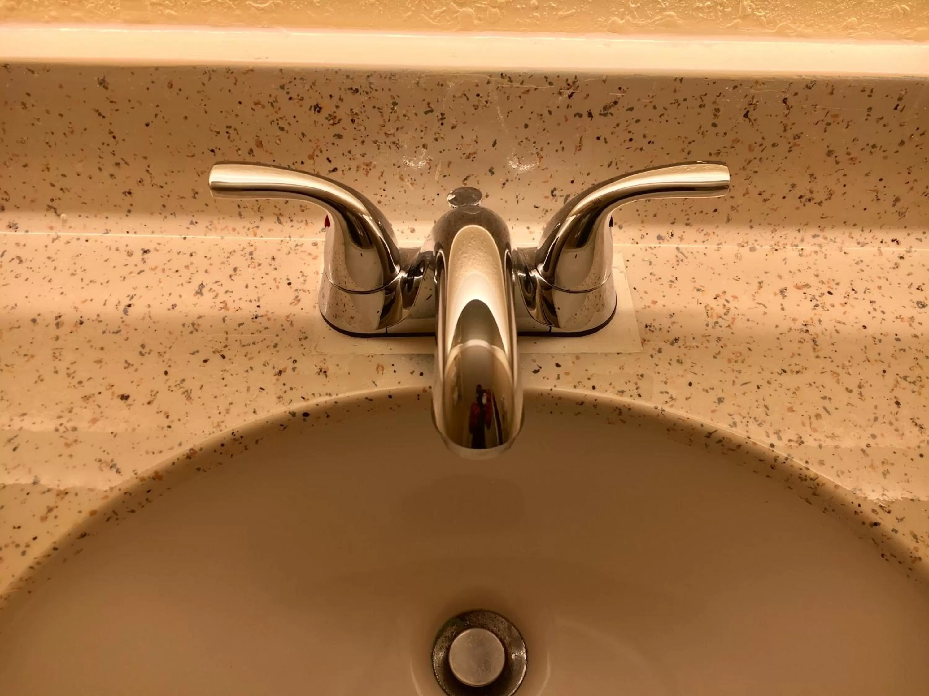 Queen Room in Floridian Express International Drive