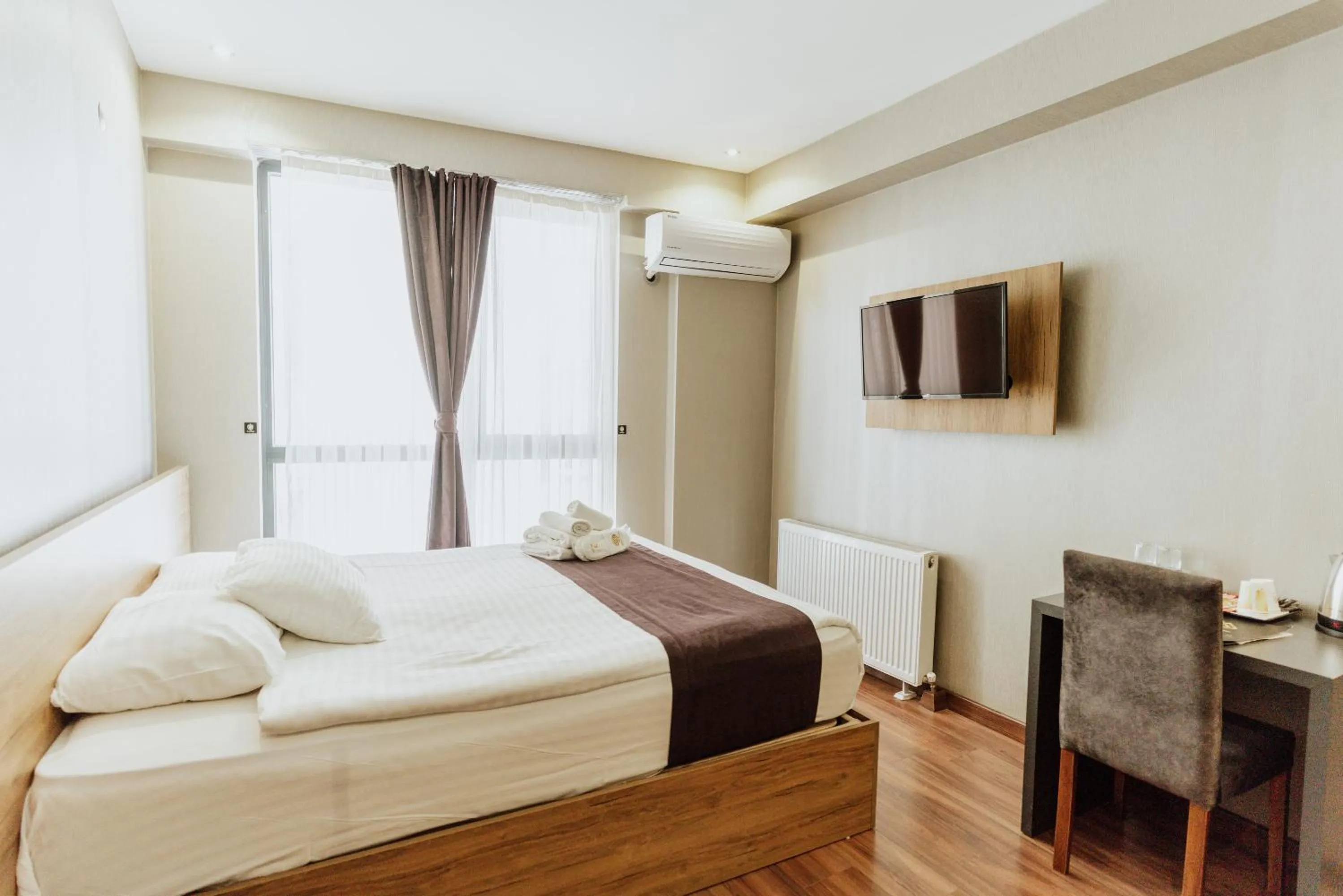 Photo of the whole room, Bed in Concept Royal Edirne