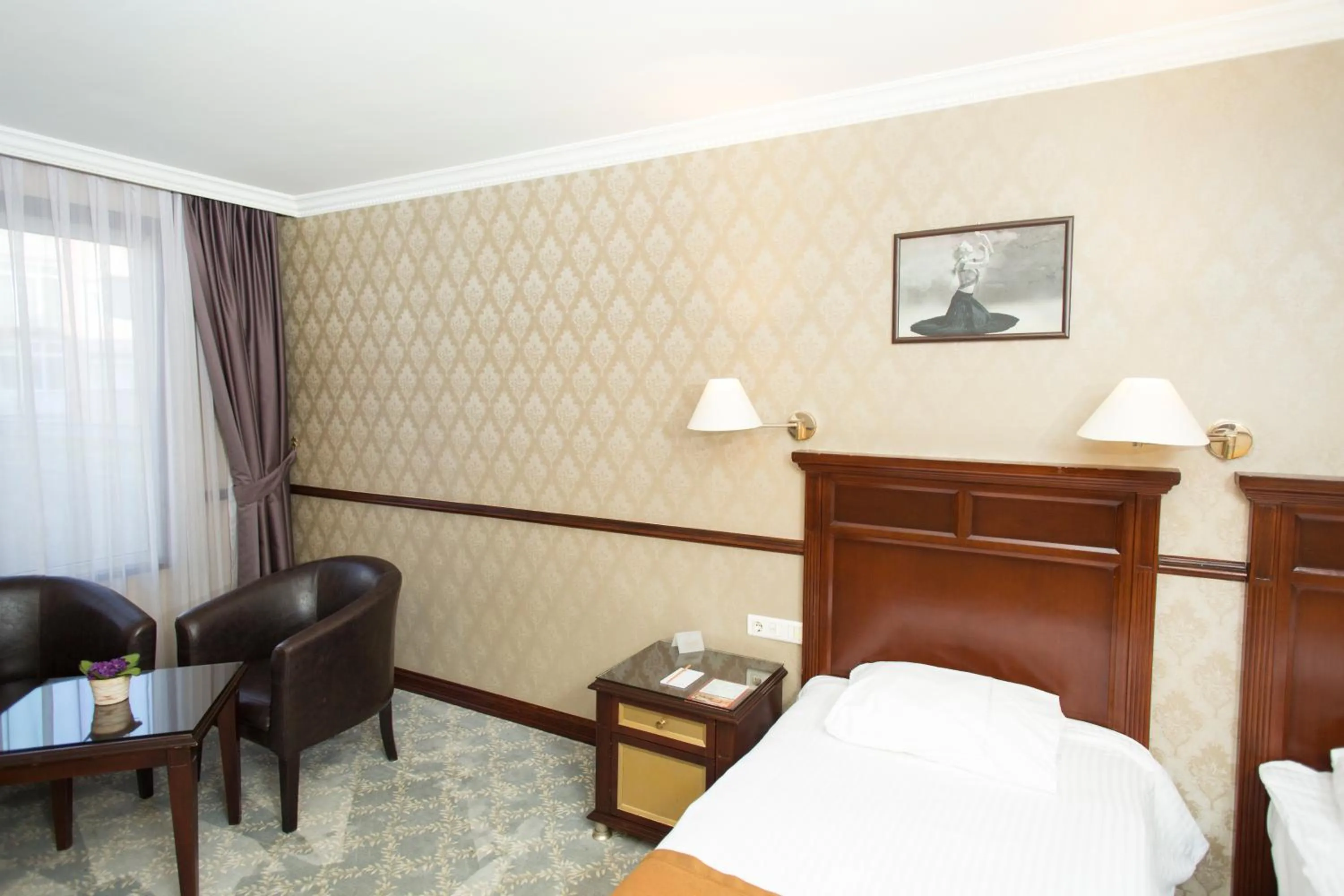 Bed in Topkapi Inter Istanbul Hotel