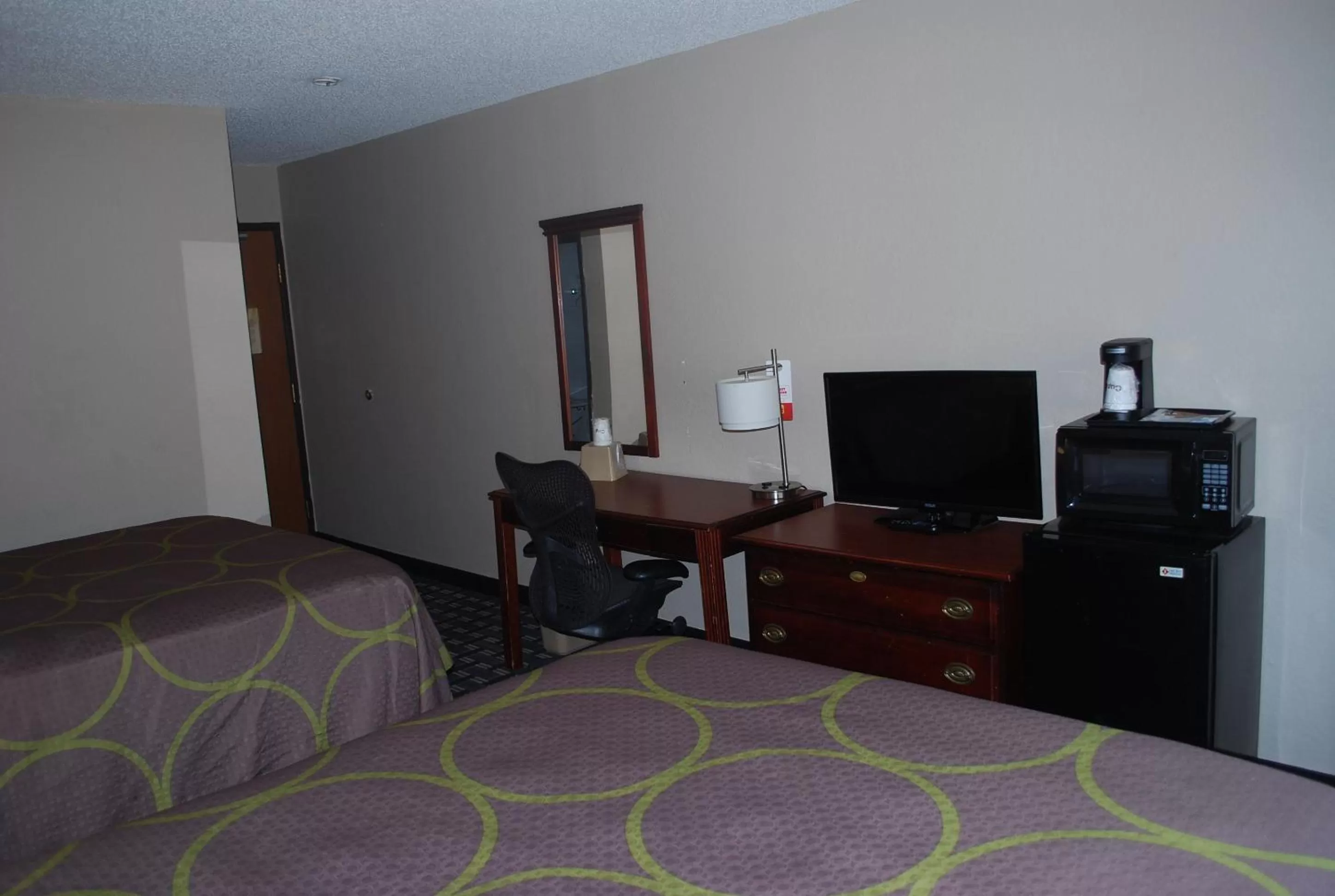 Queen Room with Two Queen Beds - Non-Smoking in Super 8 by Wyndham Warner Robins