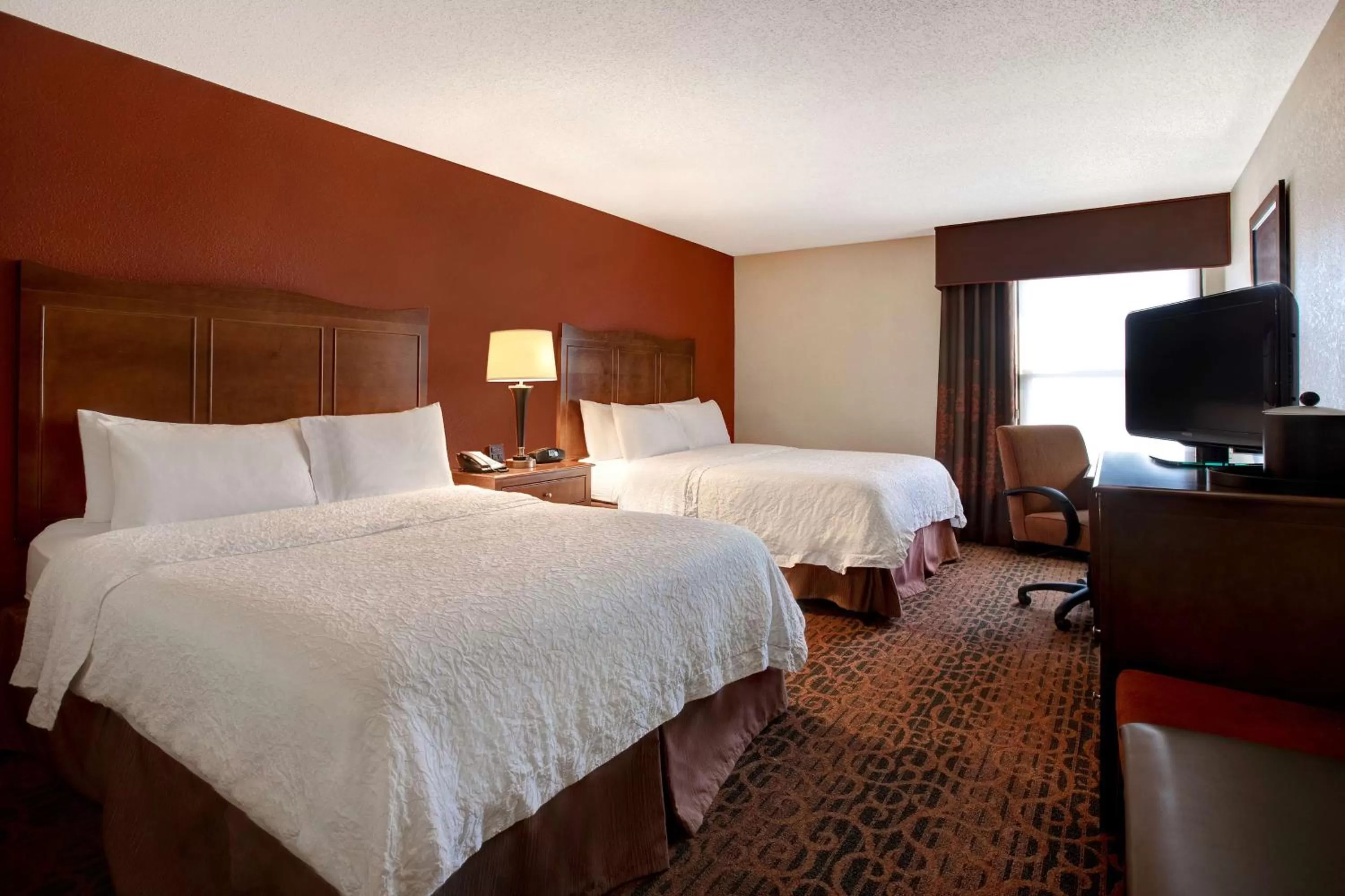 Queen Room with Two Queen Beds with Microwave and Refrigerator – Non-Smoking in Hampton Inn Fort Wayne-Southwest