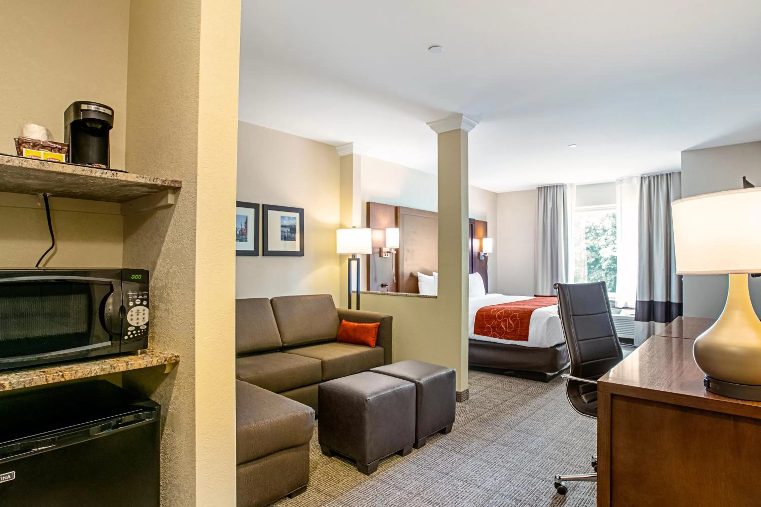 Living room, Bed in Comfort Suites Fishkill near Interstate 84