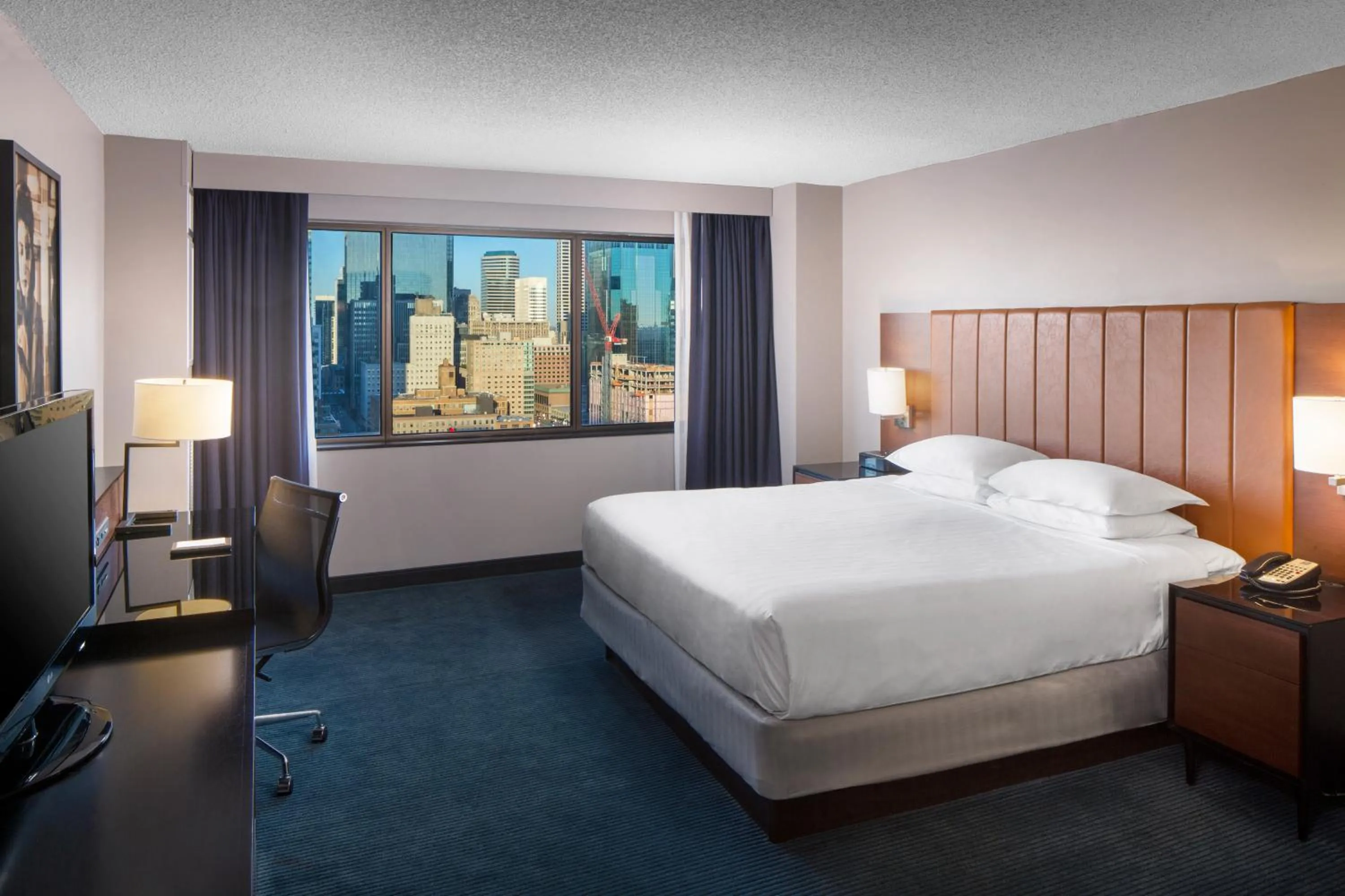 King Room with City View in Hyatt Regency Minneapolis