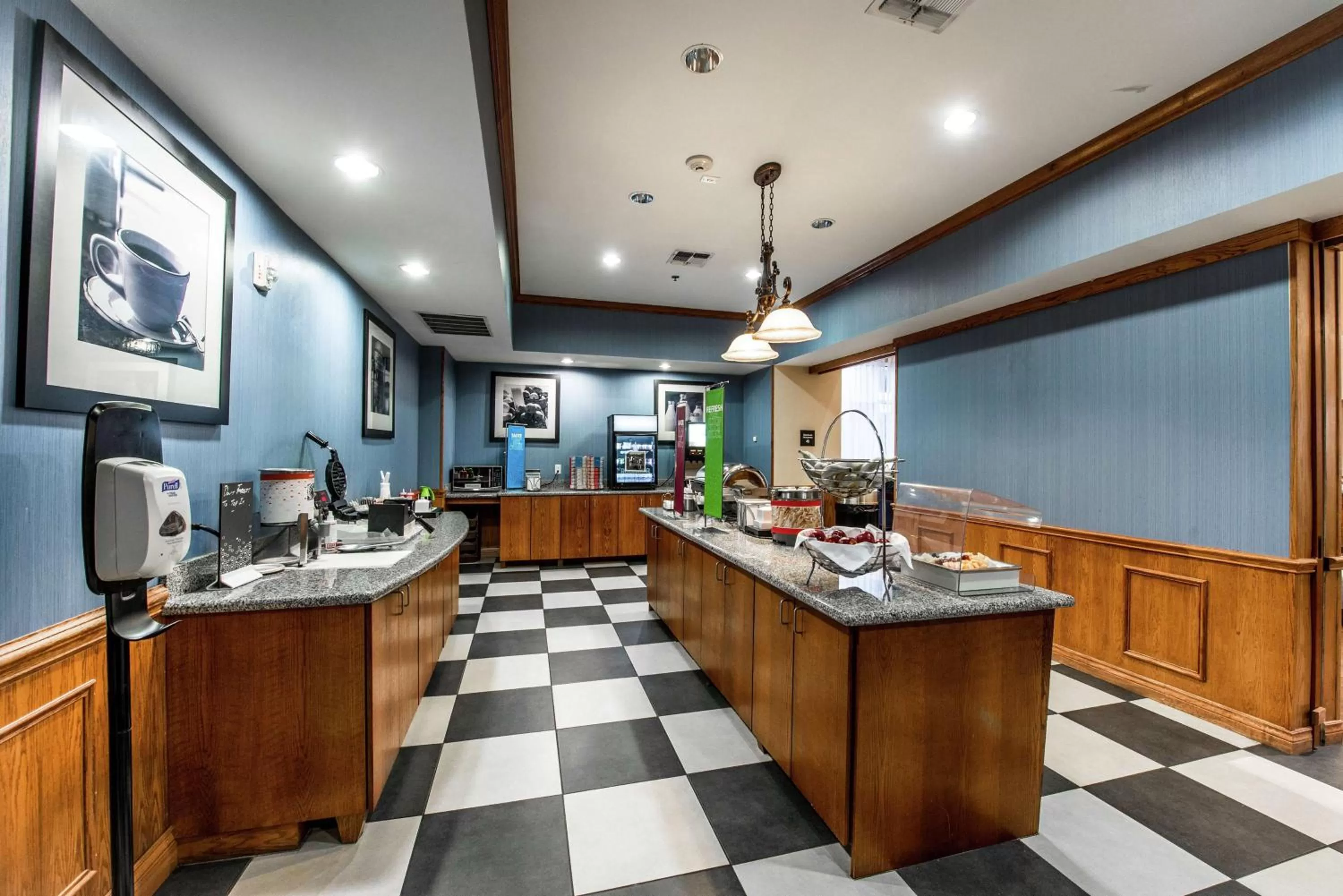 Dining area in Hampton Inn Dallas-Rockwall
