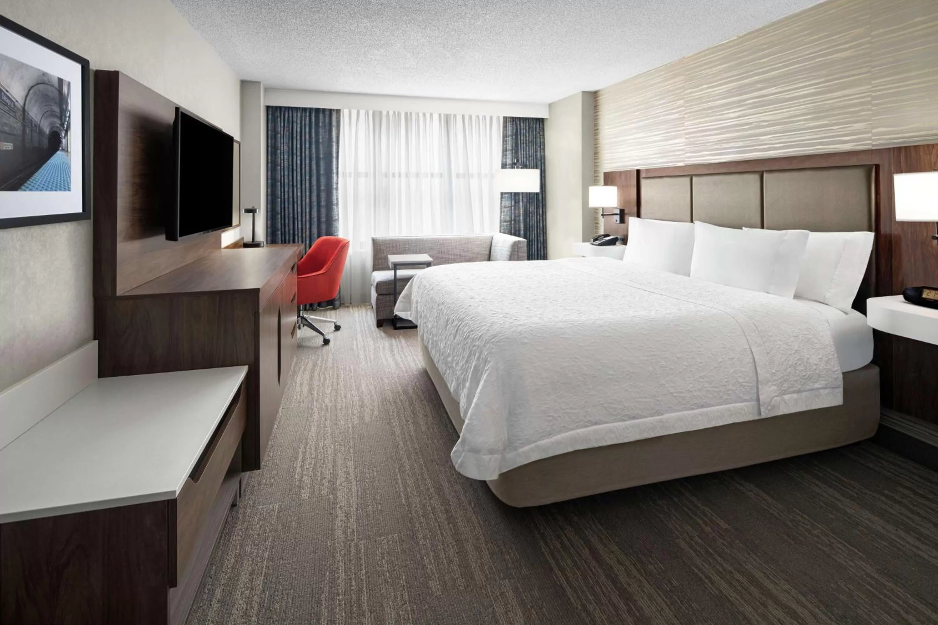 One-Bedroom King Suite in Hampton Inn & Suites Chicago-Downtown