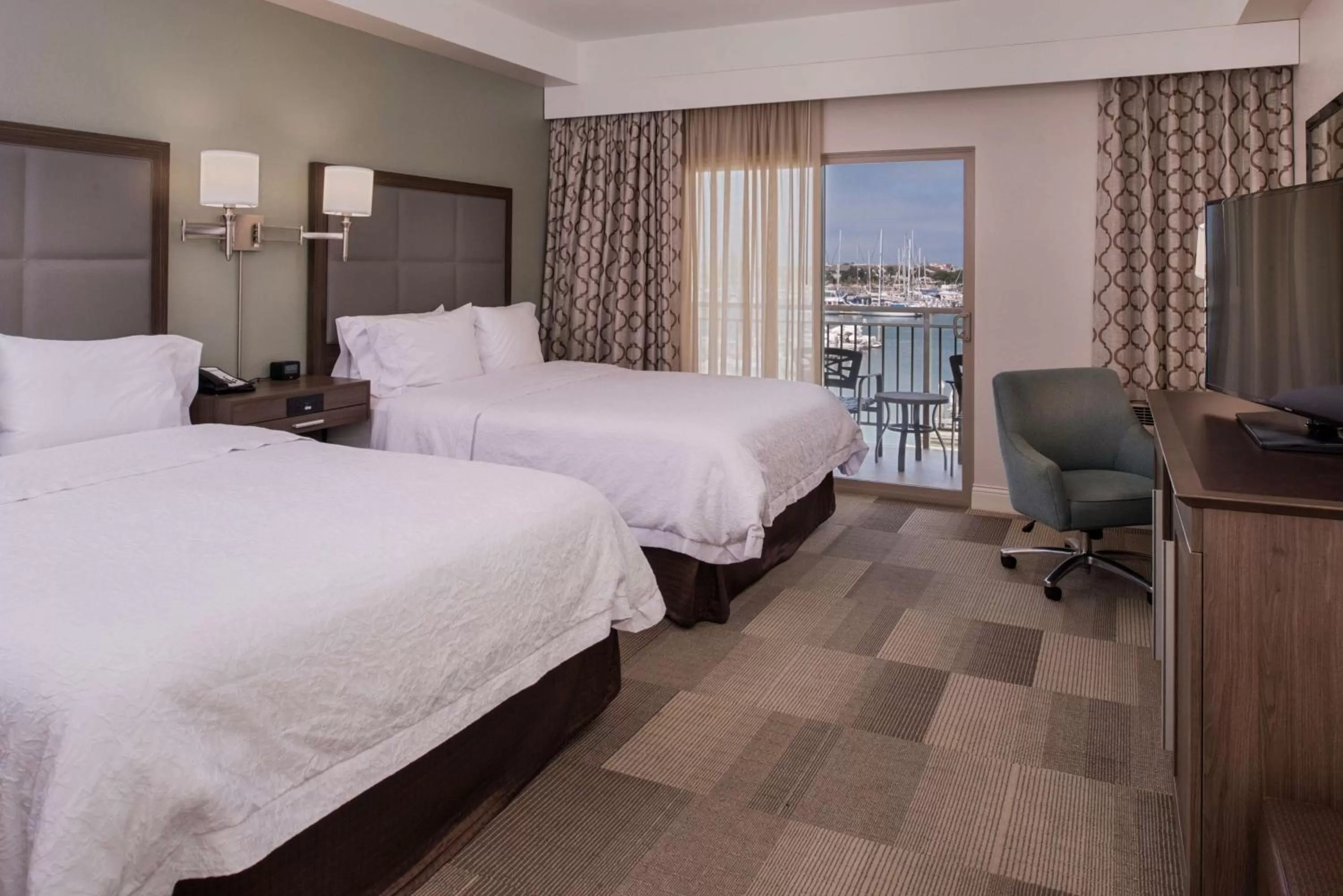 Queen Room with Two Queen Beds and Marina View in Hampton Inn Channel Islands Harbor