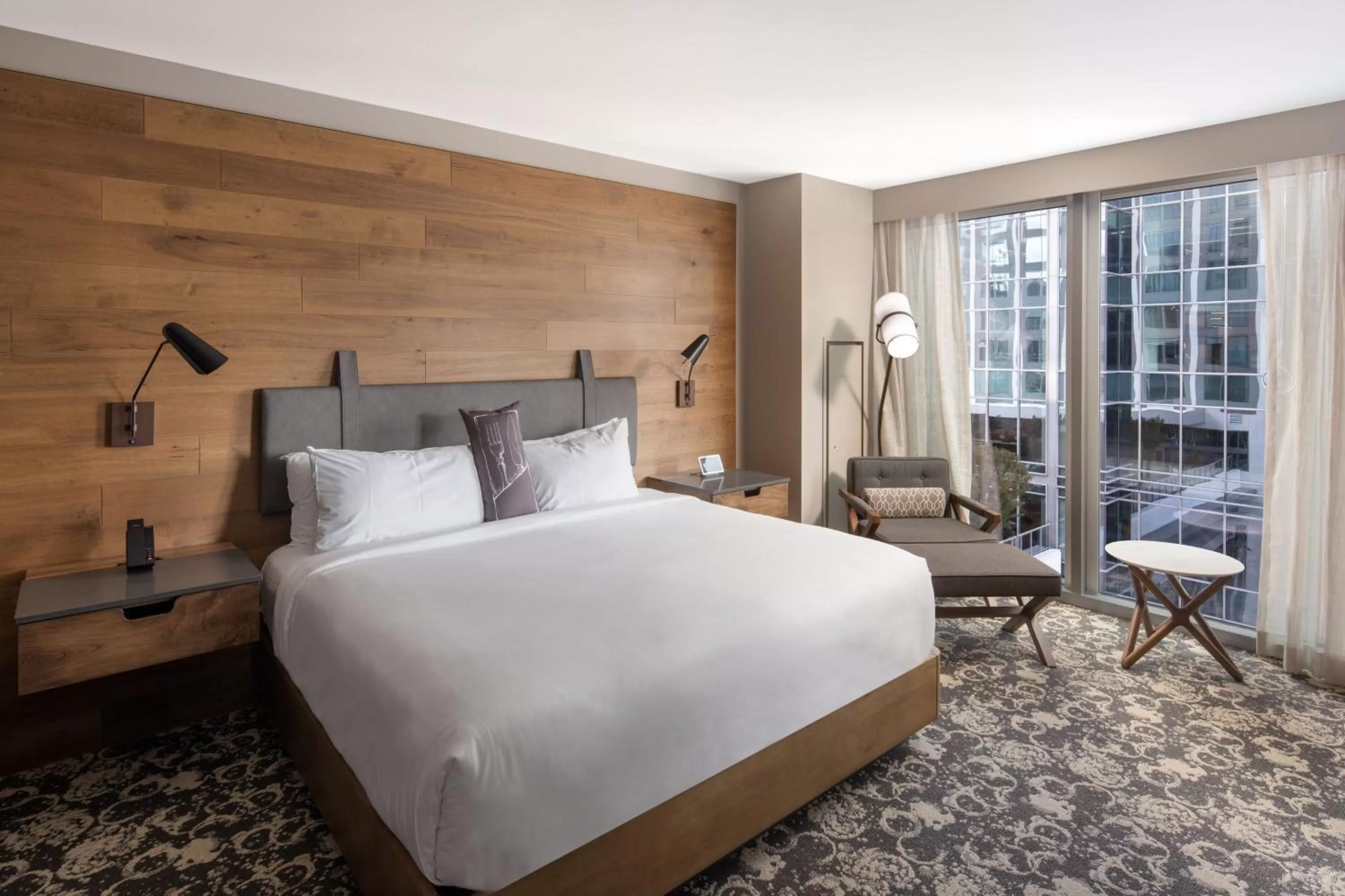 Junior Suite with 1 King, Courtyard view in Epicurean Atlanta, Autograph Collection