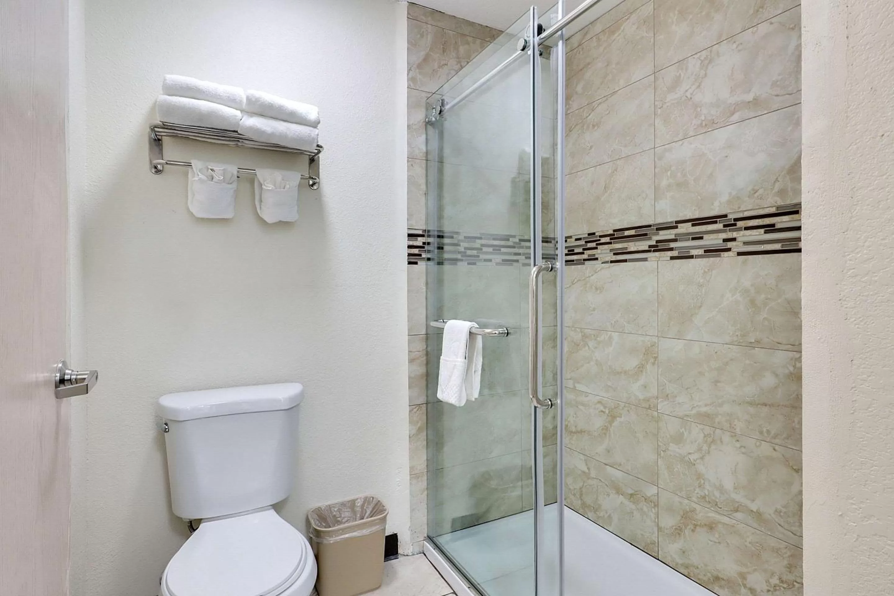 Queen Suite with Two Queen Beds - Non Smoking in Quality Suites Albuquerque Airport