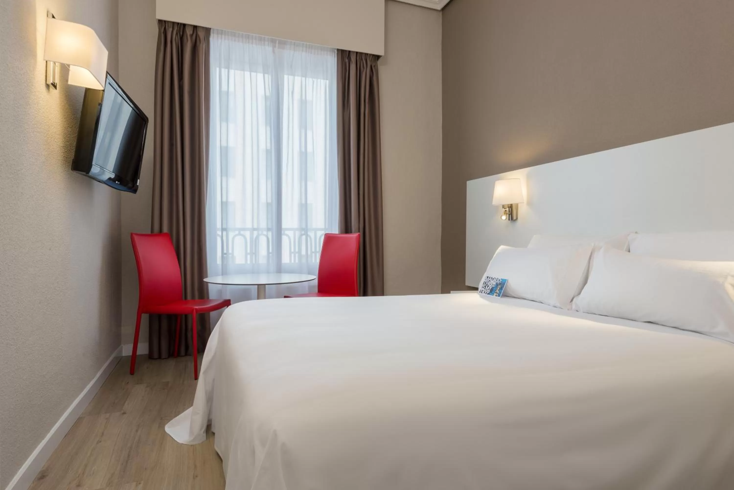Double or Twin Room in Hotel Madrid Gran Via 25, Affiliated by Meliá