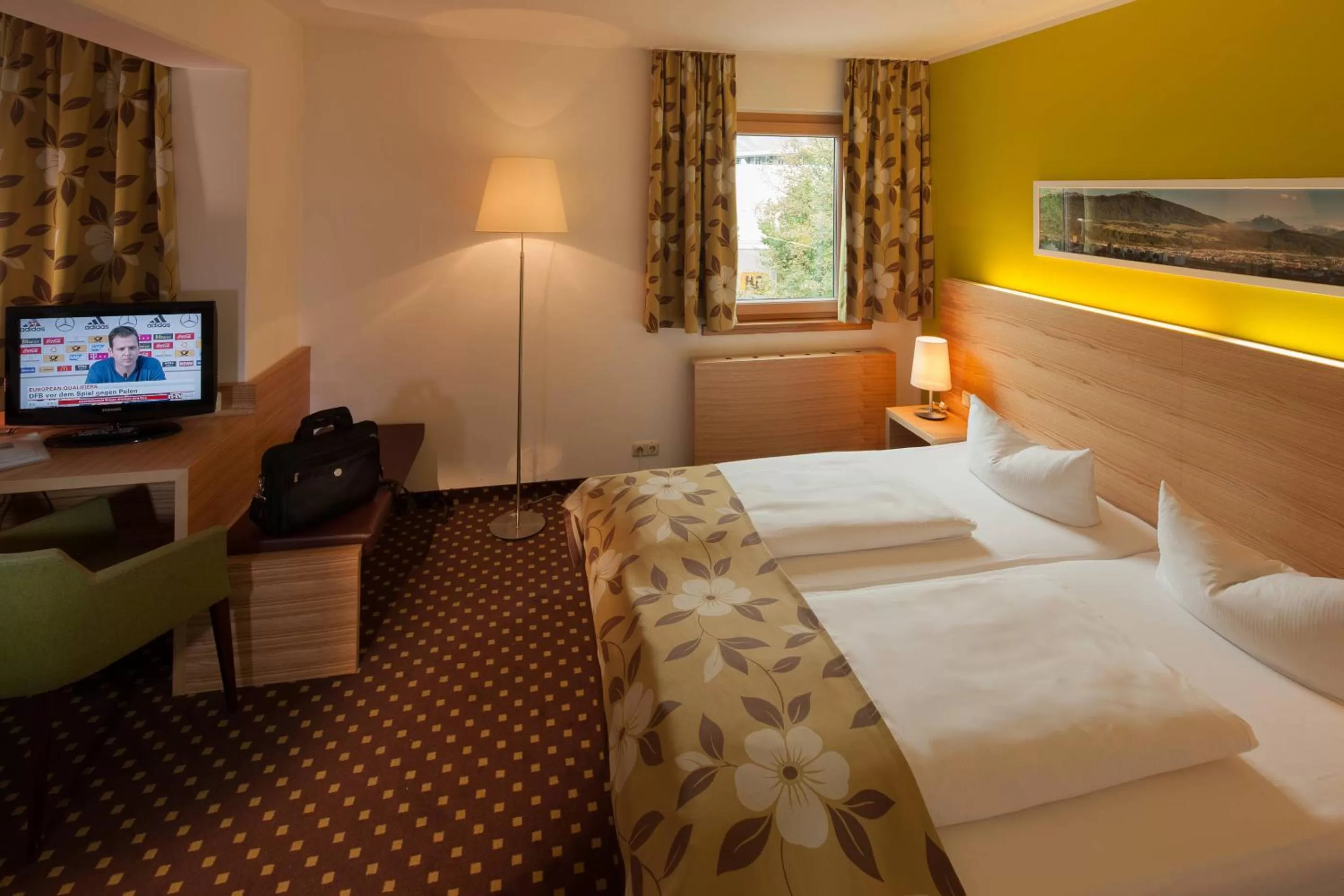 Triple Room with Parking Space in Alphotel Innsbruck