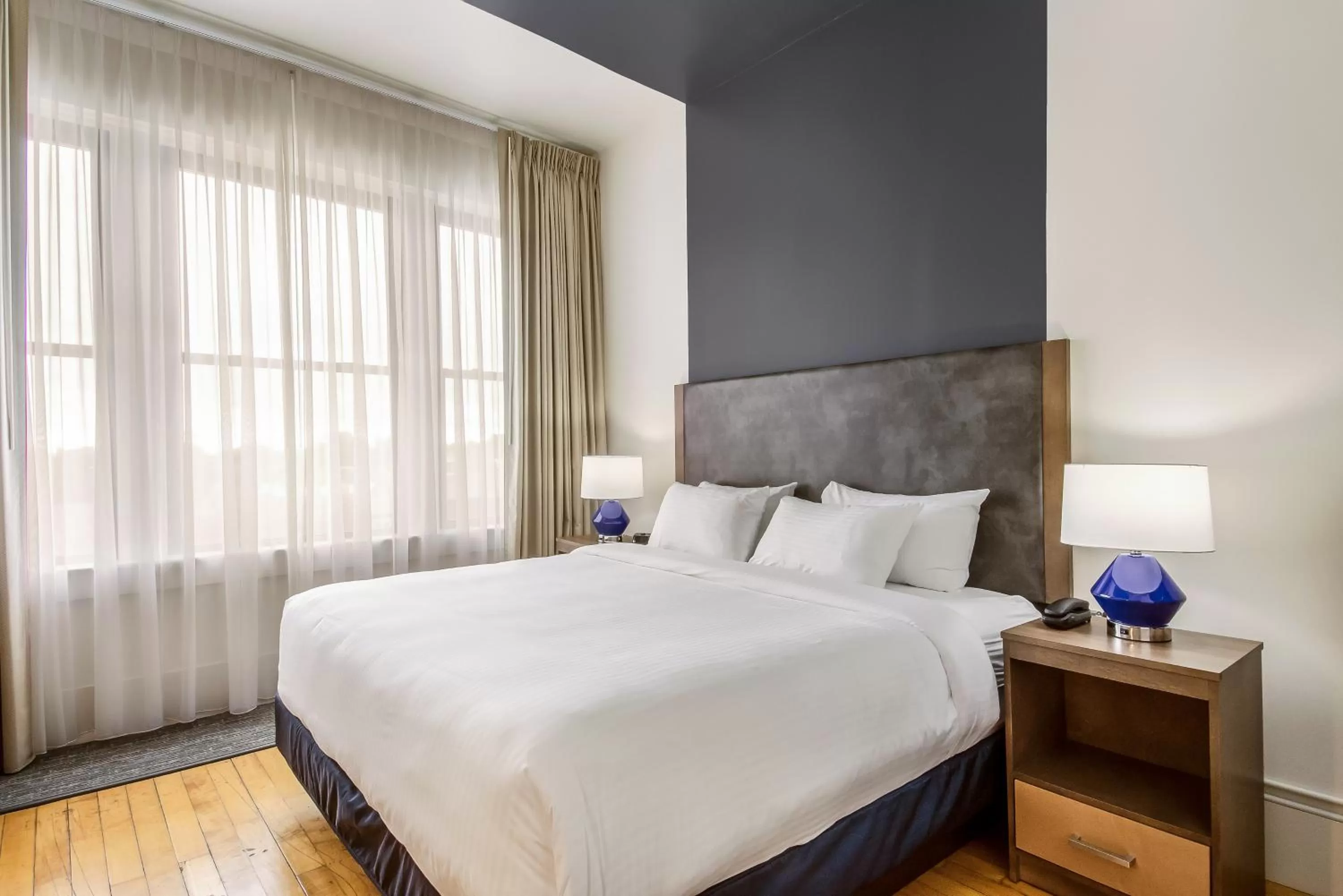 King Room with Harbor View - Non-Smoking in New Bedford Harbor Hotel, Ascend Hotel Collection